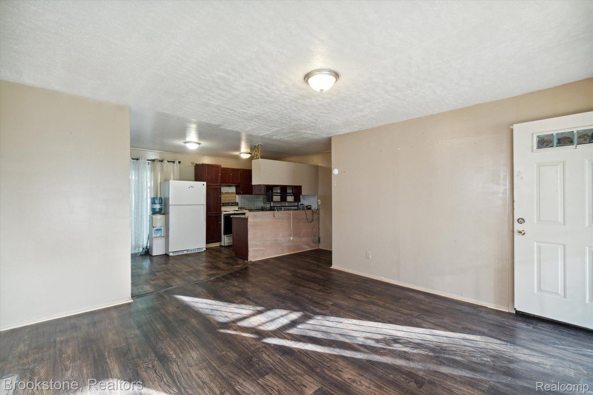 7018 DARYLL Drive