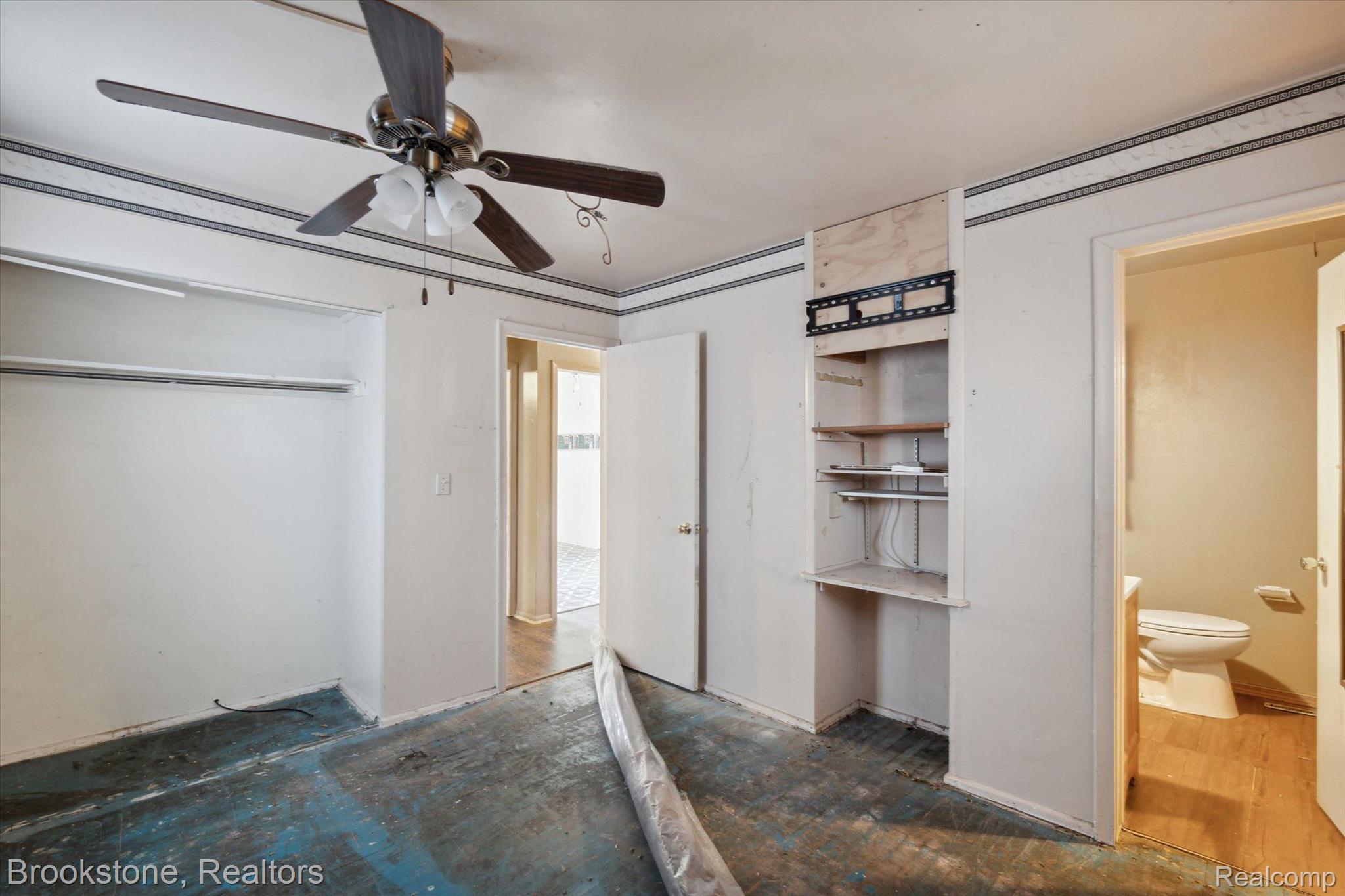 7018 DARYLL Drive