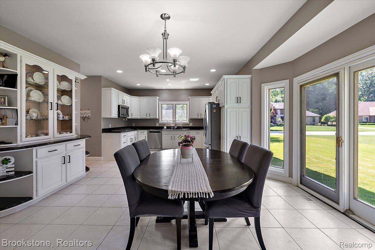 53641 Buckingham Lane