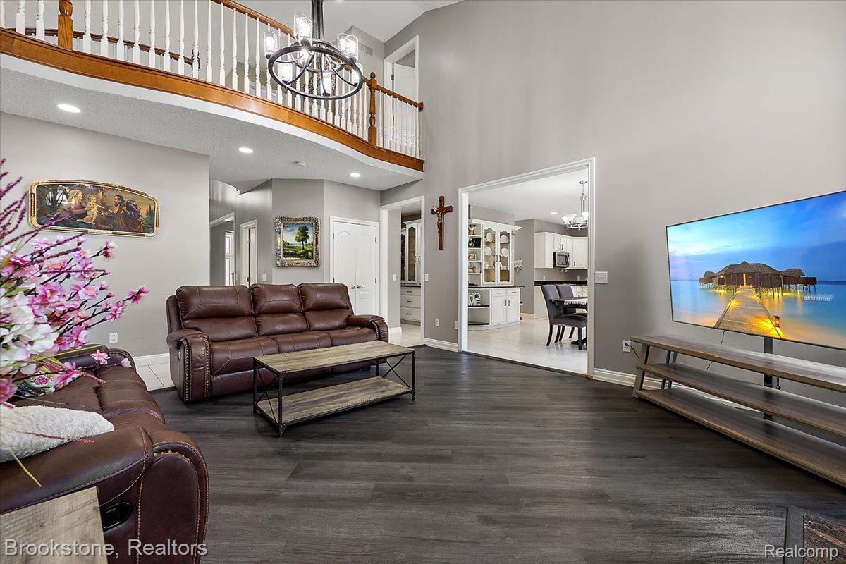 53641 Buckingham Lane