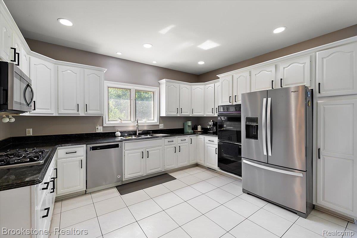 53641 Buckingham Lane