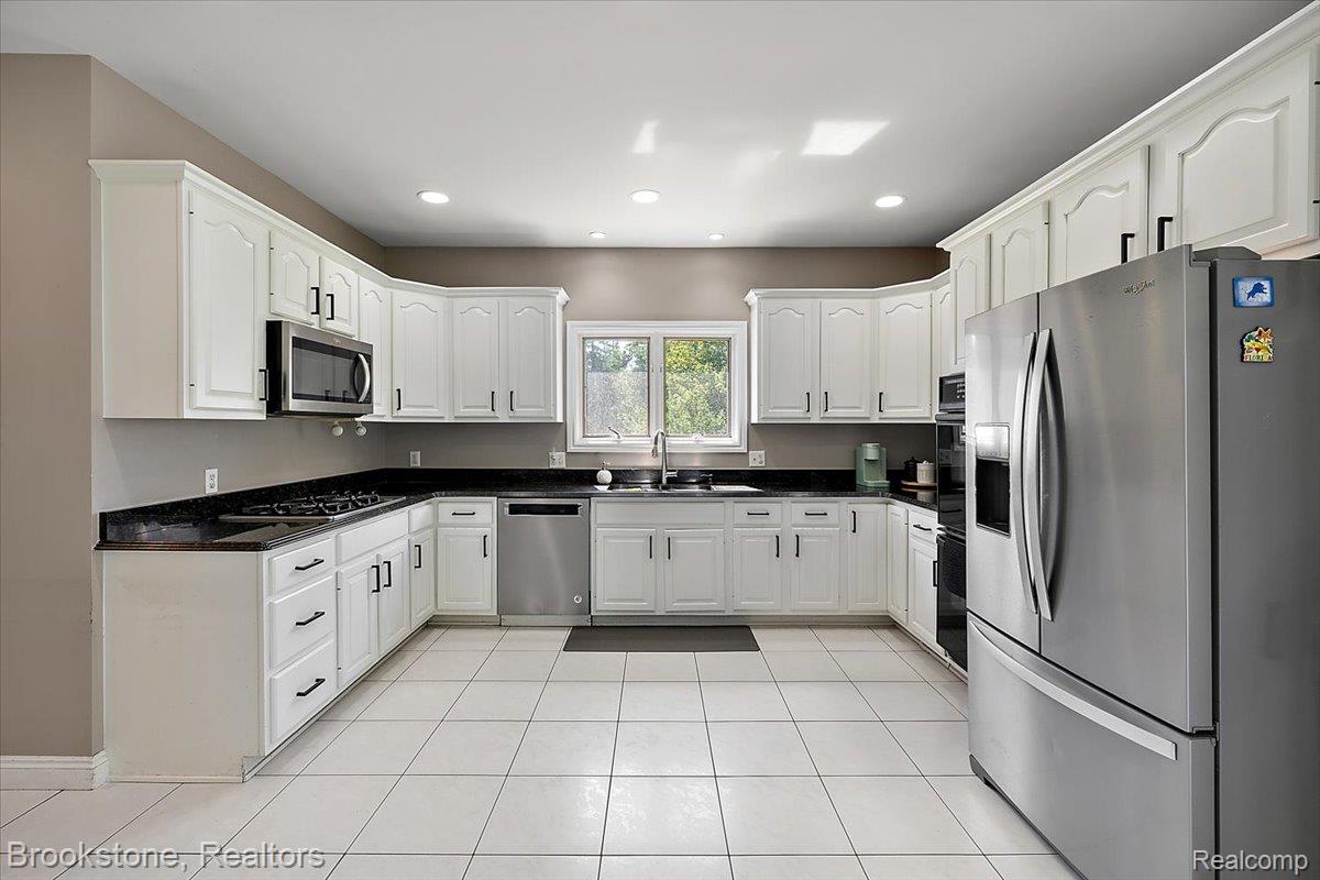 53641 Buckingham Lane