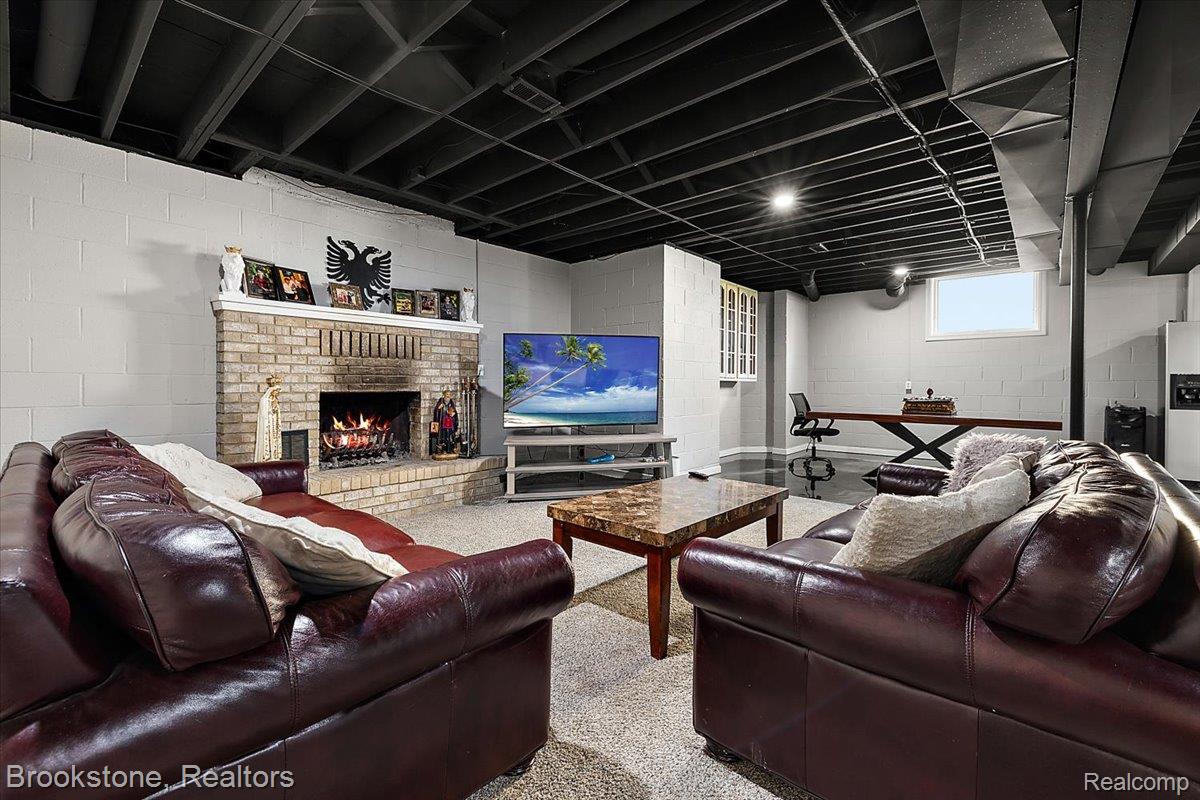 53641 Buckingham Lane