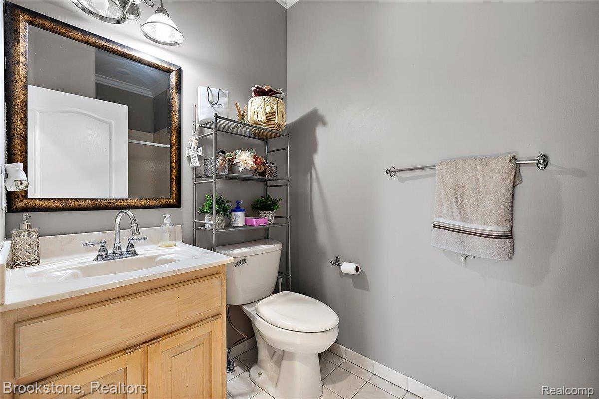 53641 Buckingham Lane