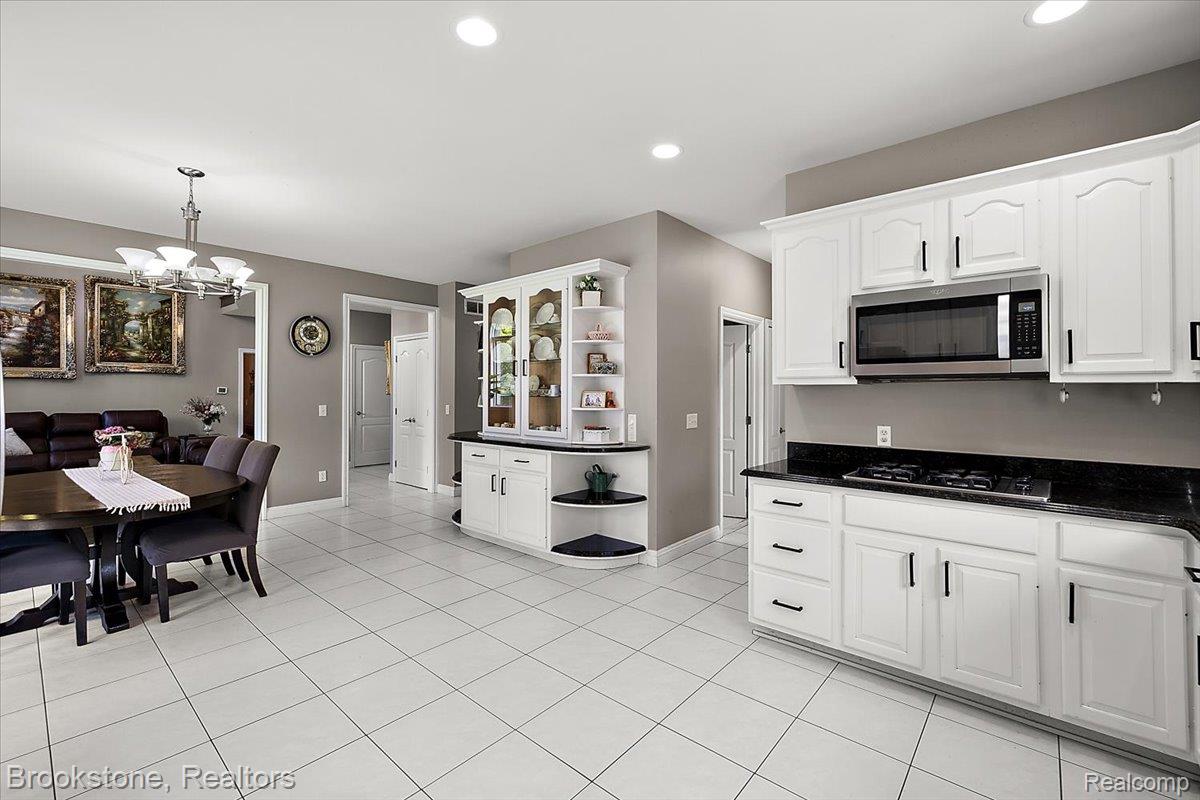 53641 Buckingham Lane