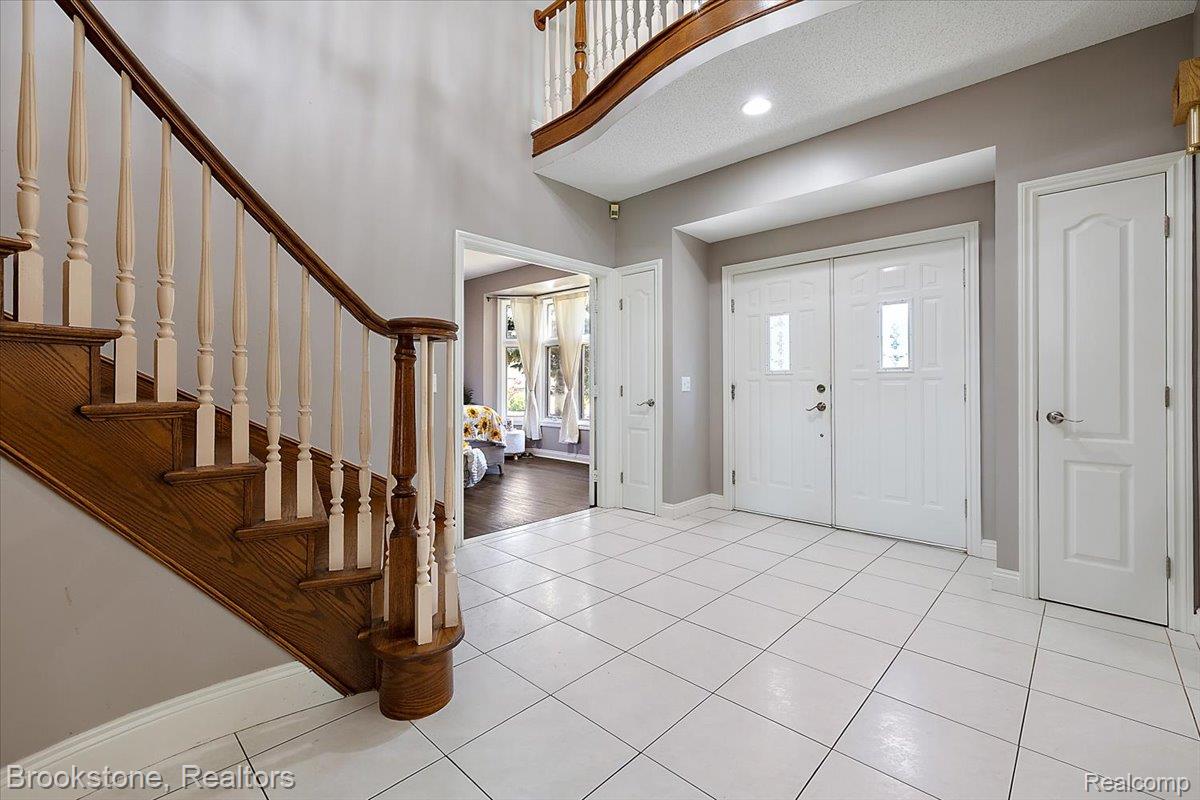 53641 Buckingham Lane