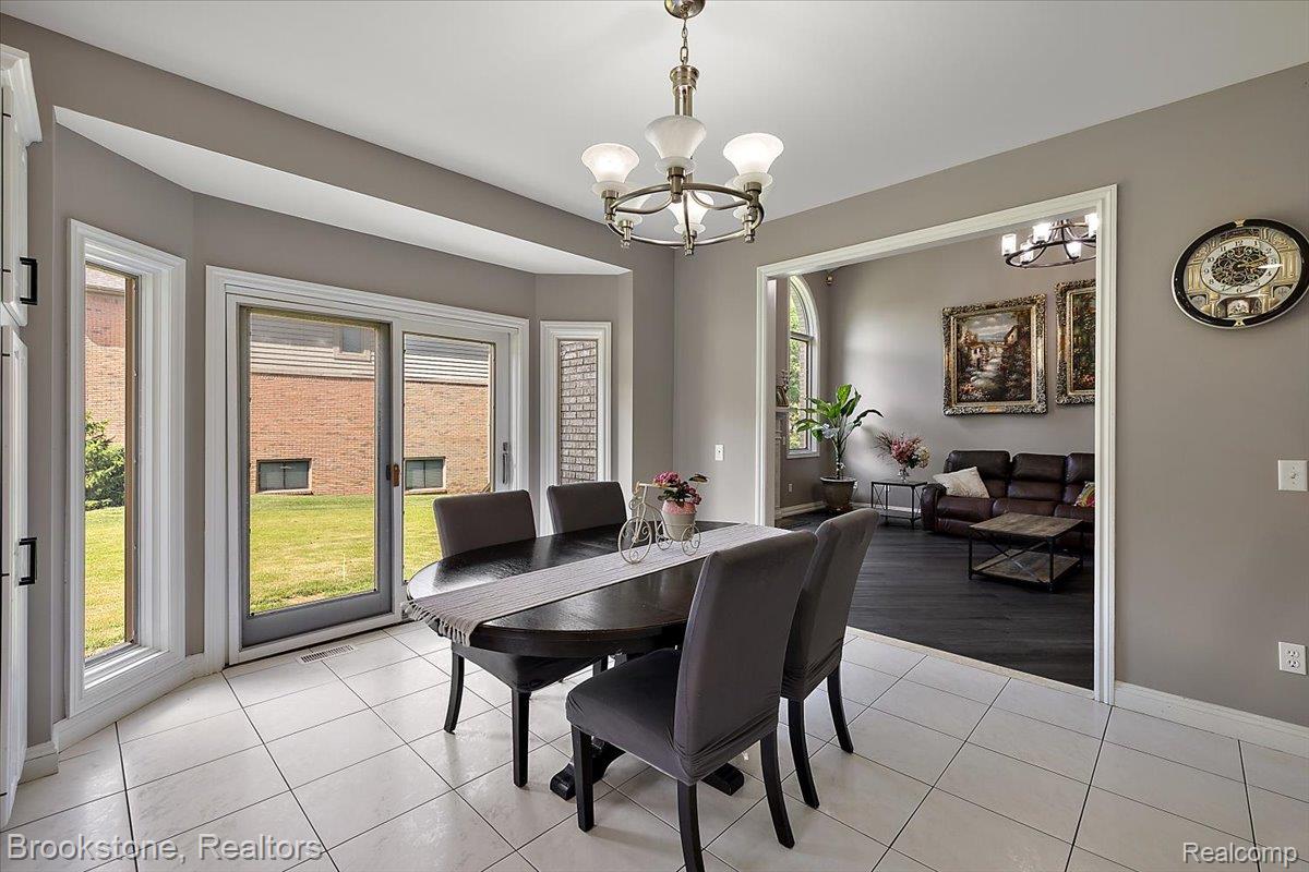 53641 Buckingham Lane