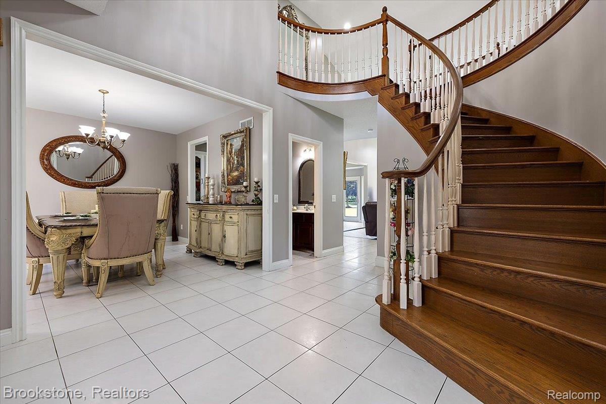 53641 Buckingham Lane