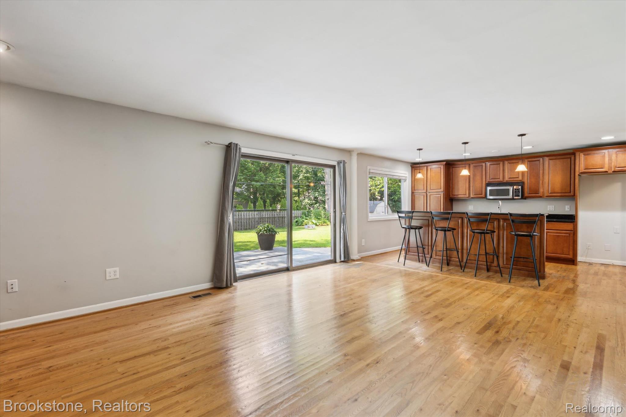 6055 Cramlane Drive