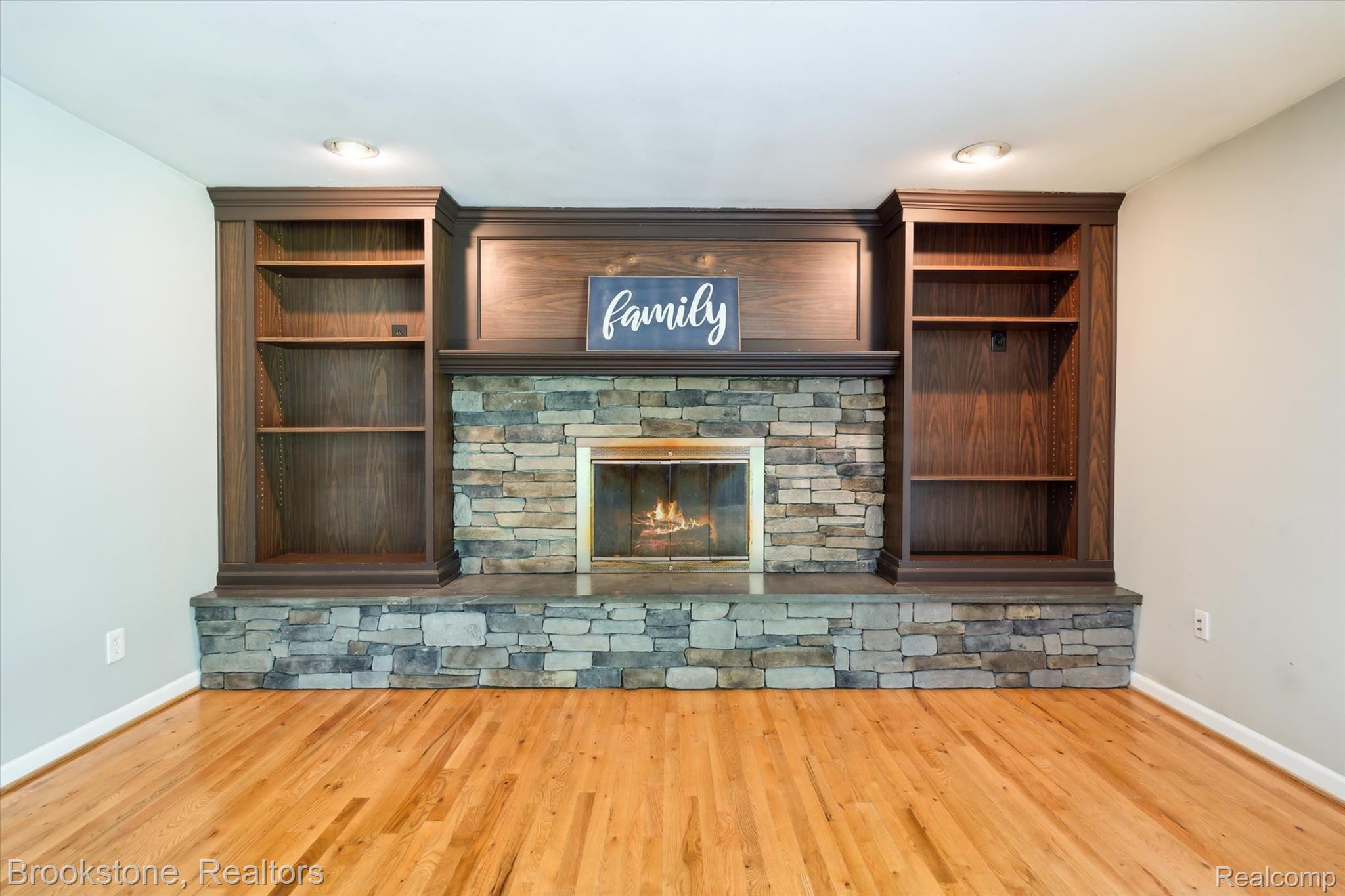 6055 Cramlane Drive