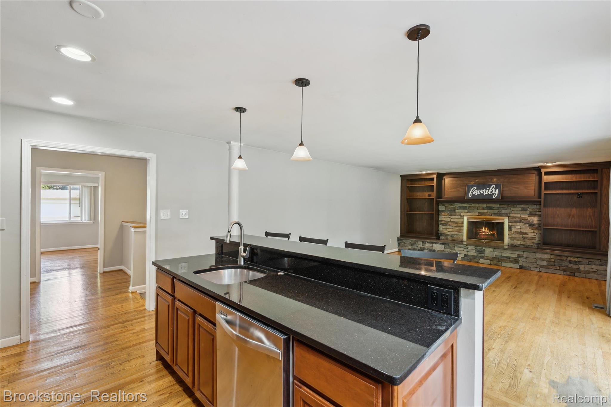6055 Cramlane Drive