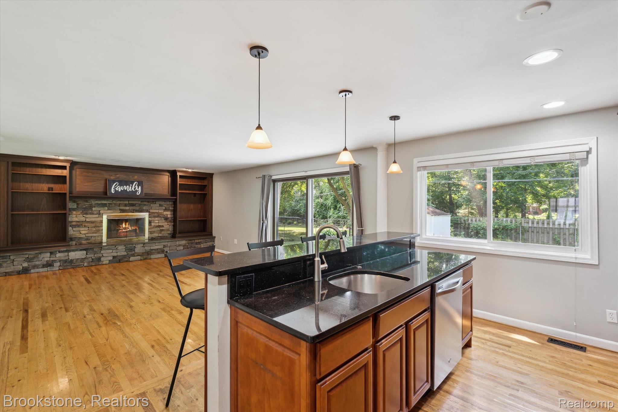 6055 Cramlane Drive