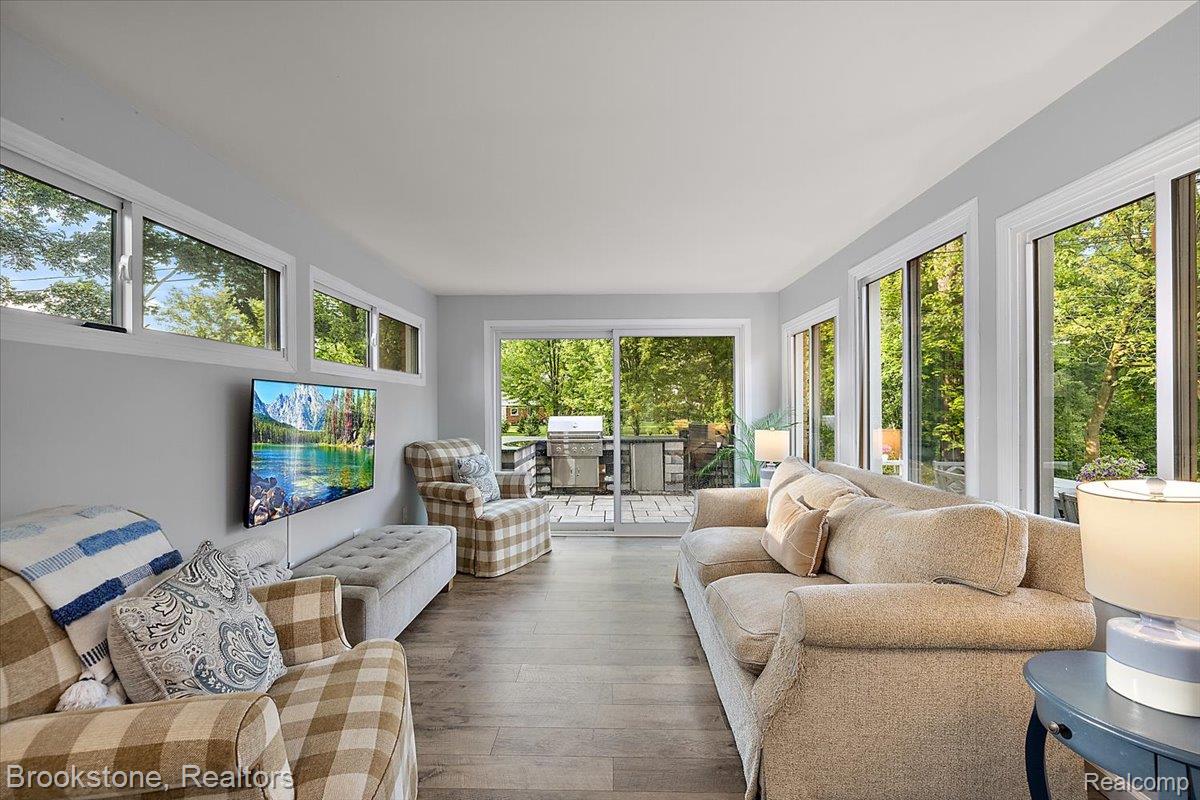 711 Hickory Heights Drive