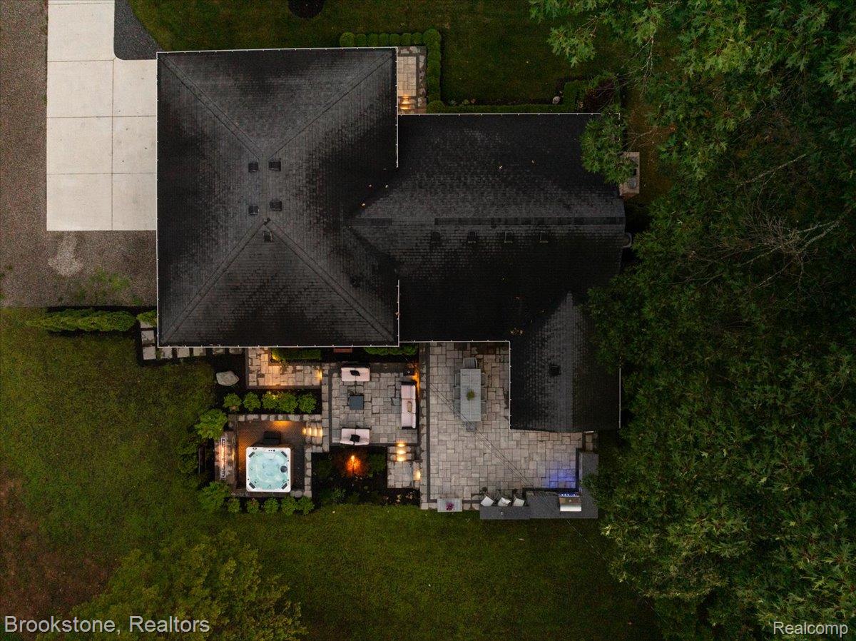 711 Hickory Heights Drive