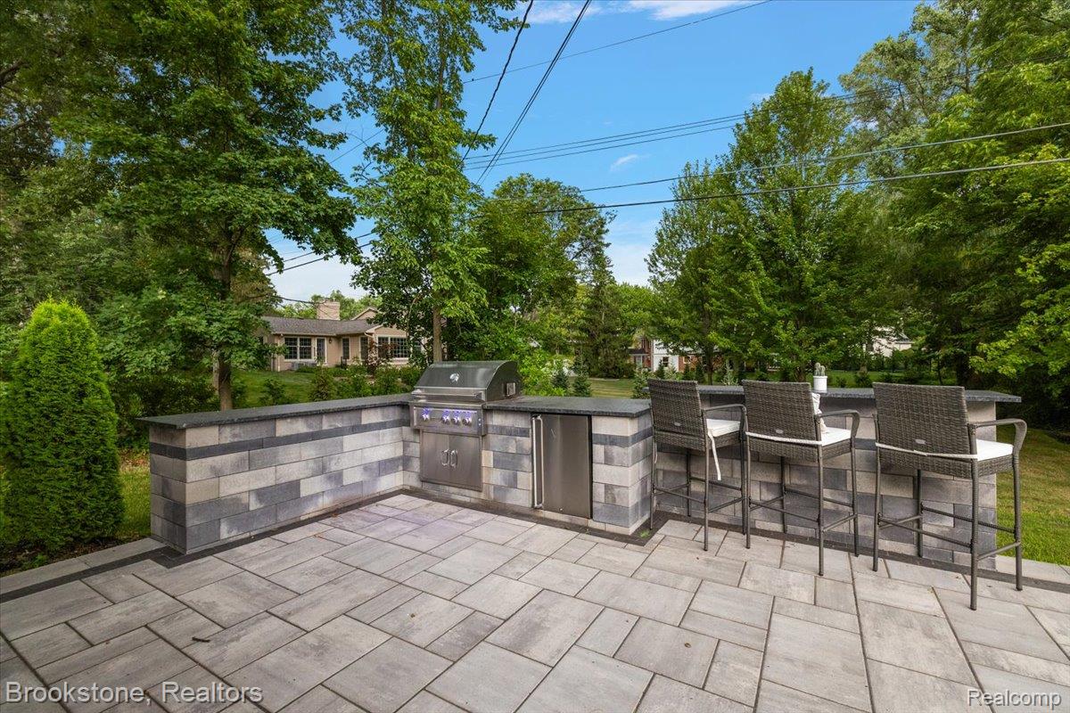 711 Hickory Heights Drive