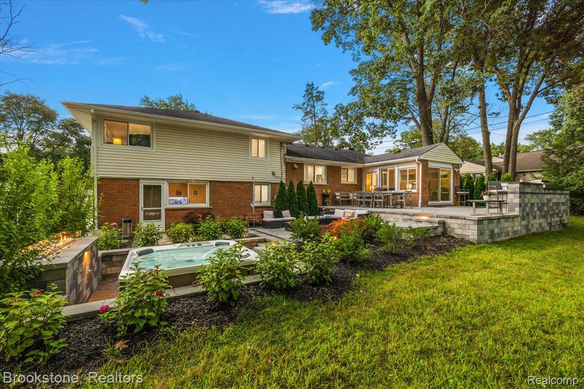 711 Hickory Heights Drive