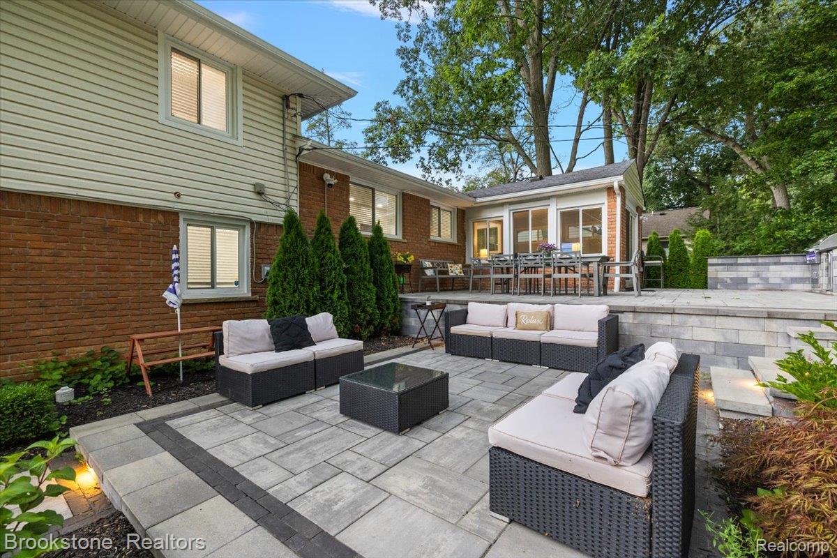711 Hickory Heights Drive