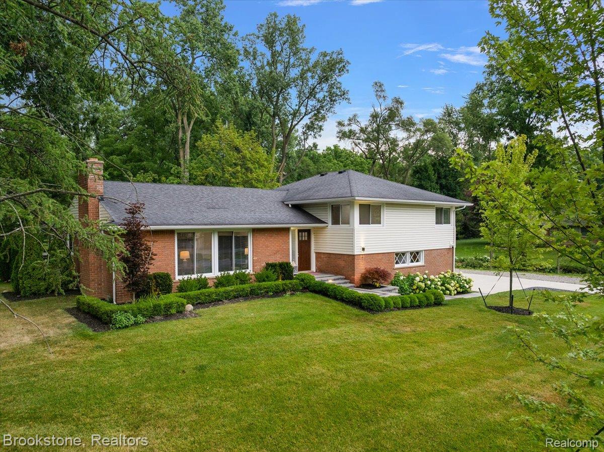711 Hickory Heights Drive