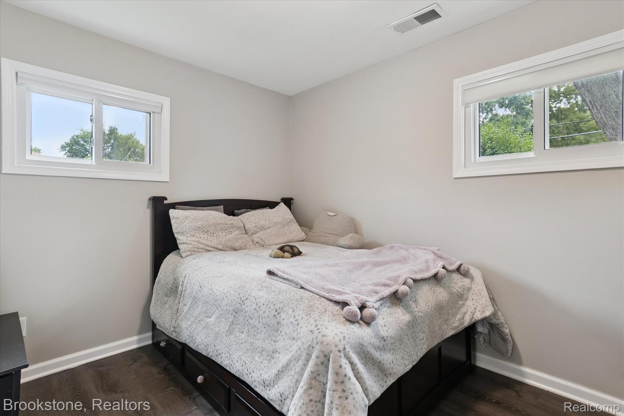 28249 Red Leaf Lane