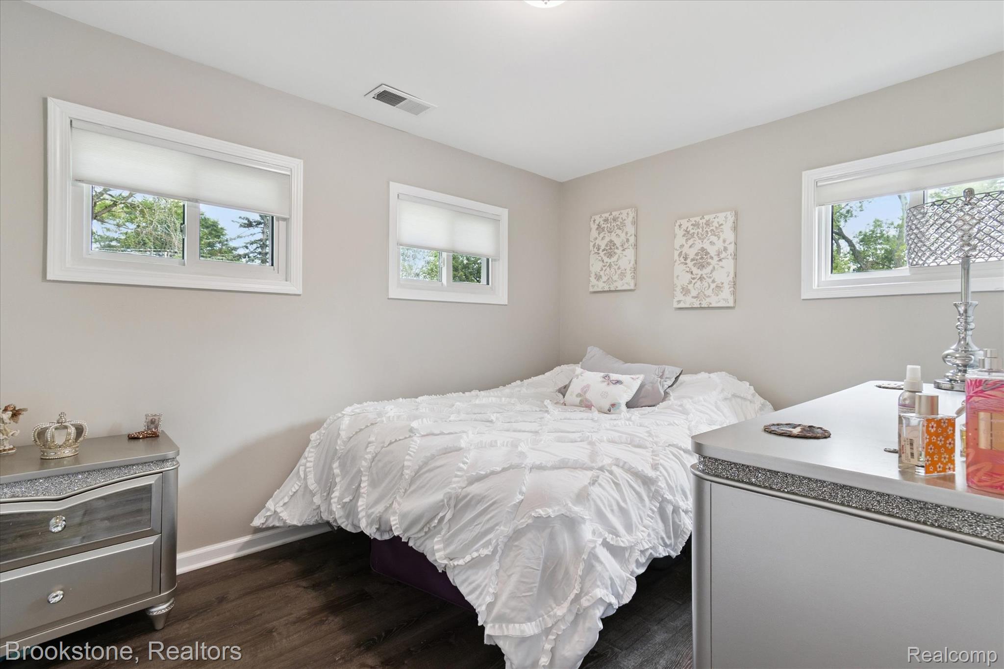 28249 Red Leaf Lane