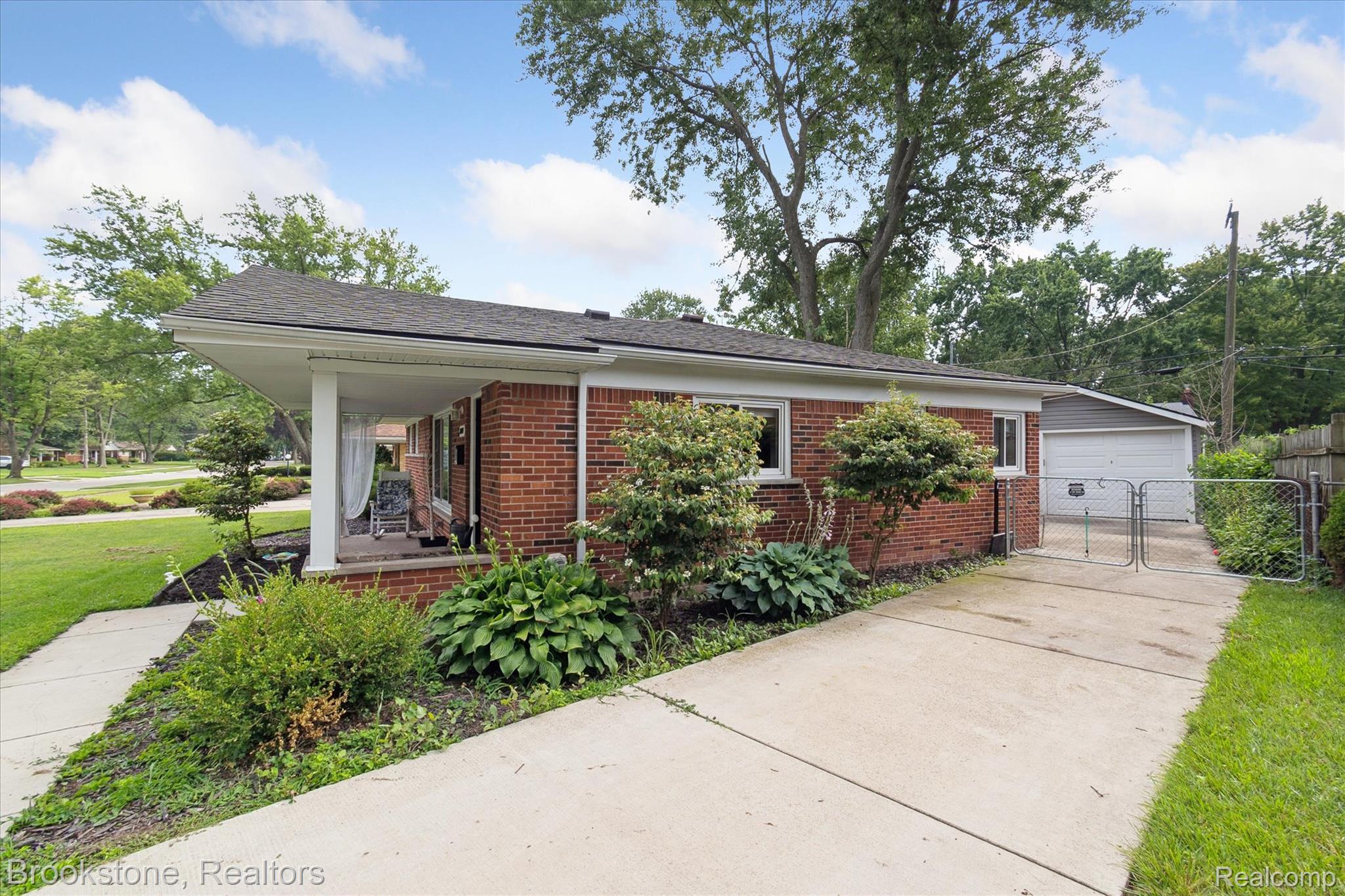 28249 Red Leaf Lane