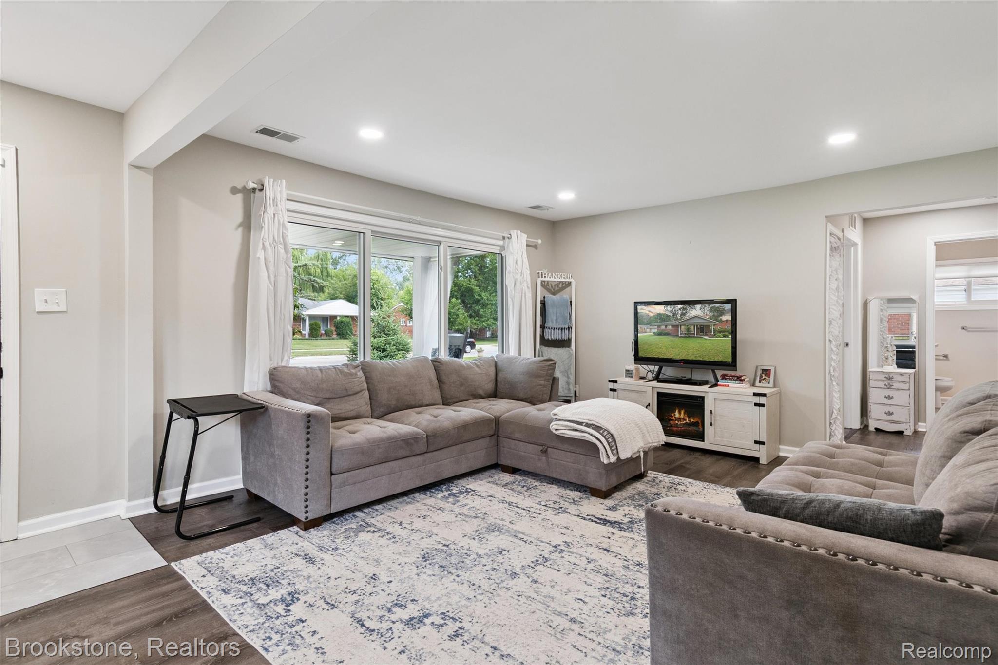 28249 Red Leaf Lane