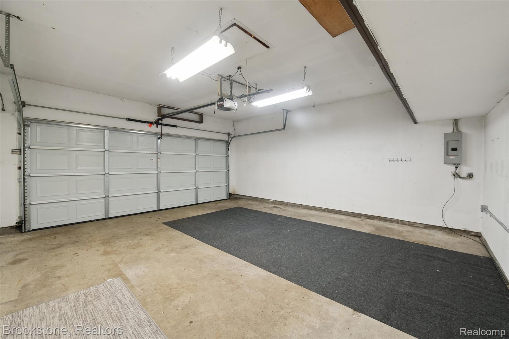 6040 Cramlane Drive