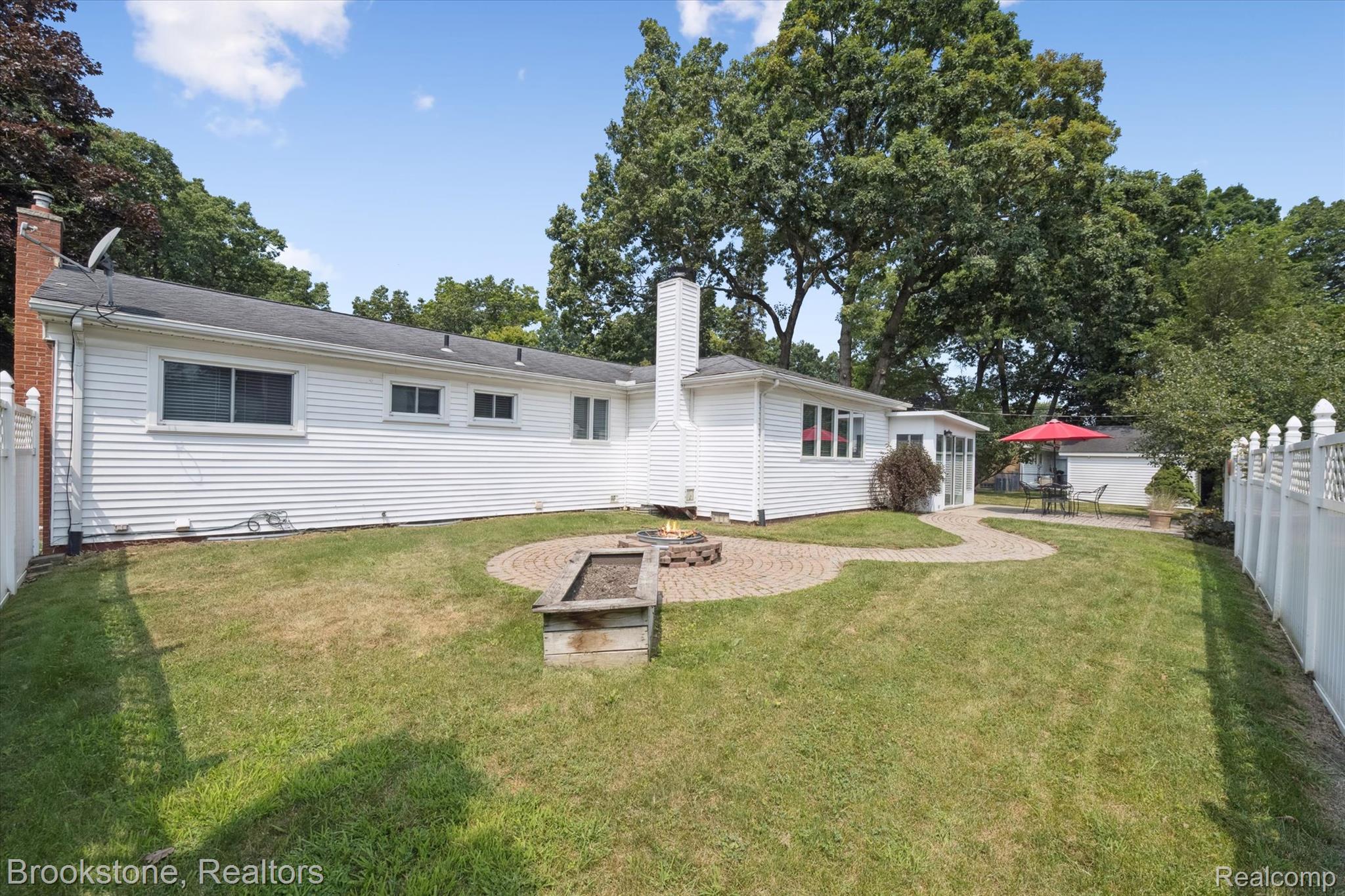 6040 Cramlane Drive