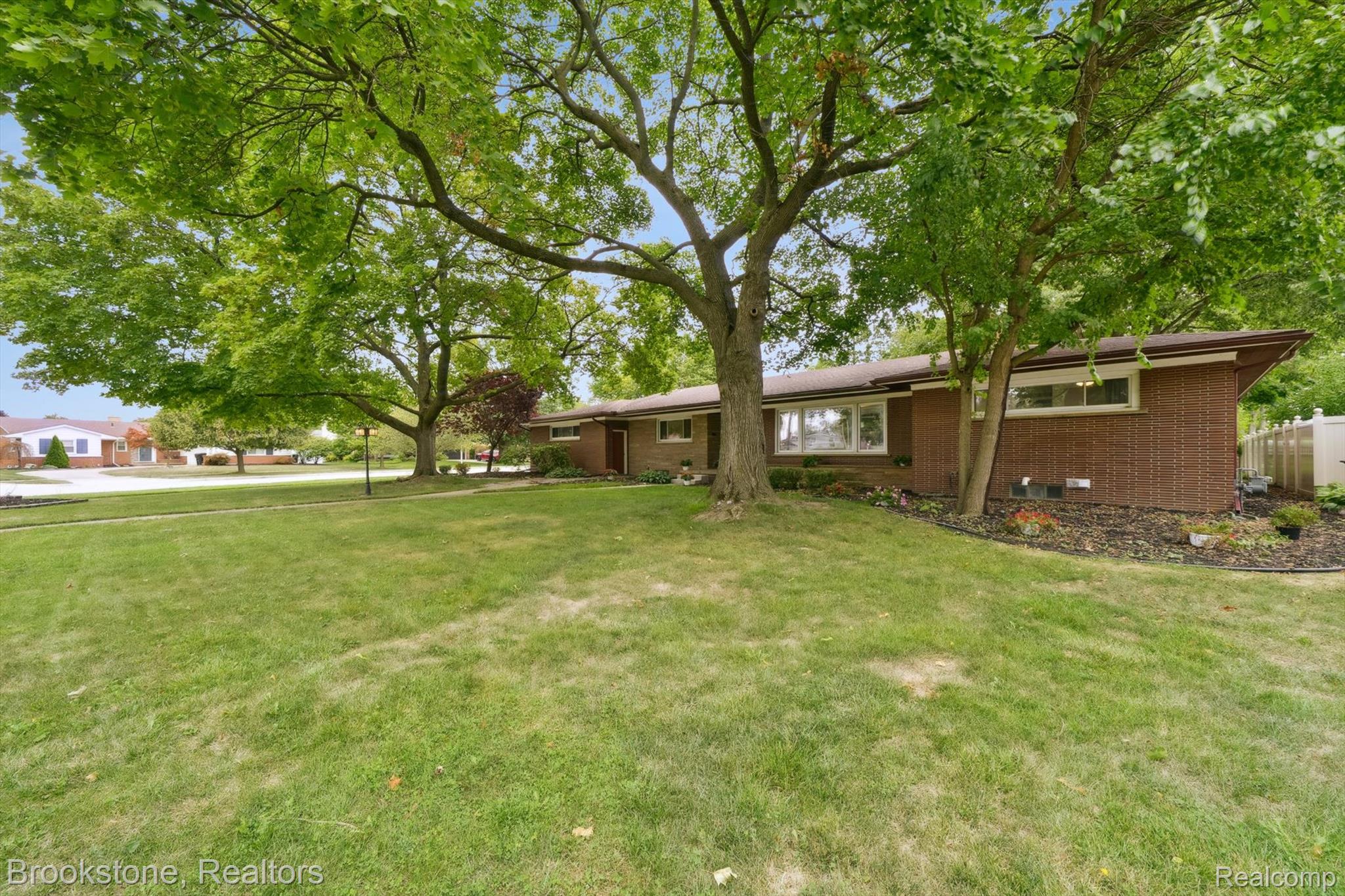 2211 Parkside Street