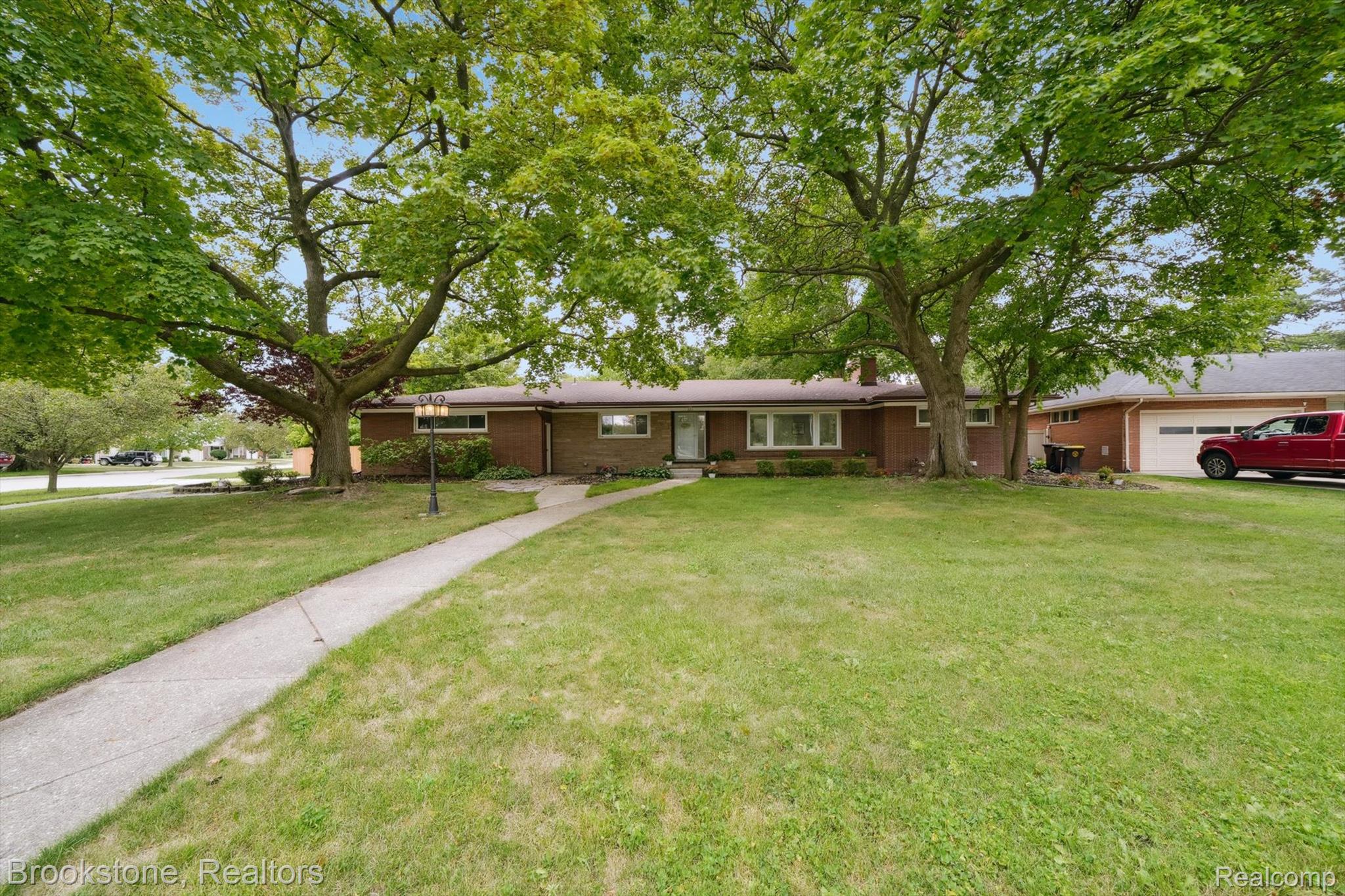 2211 Parkside Street