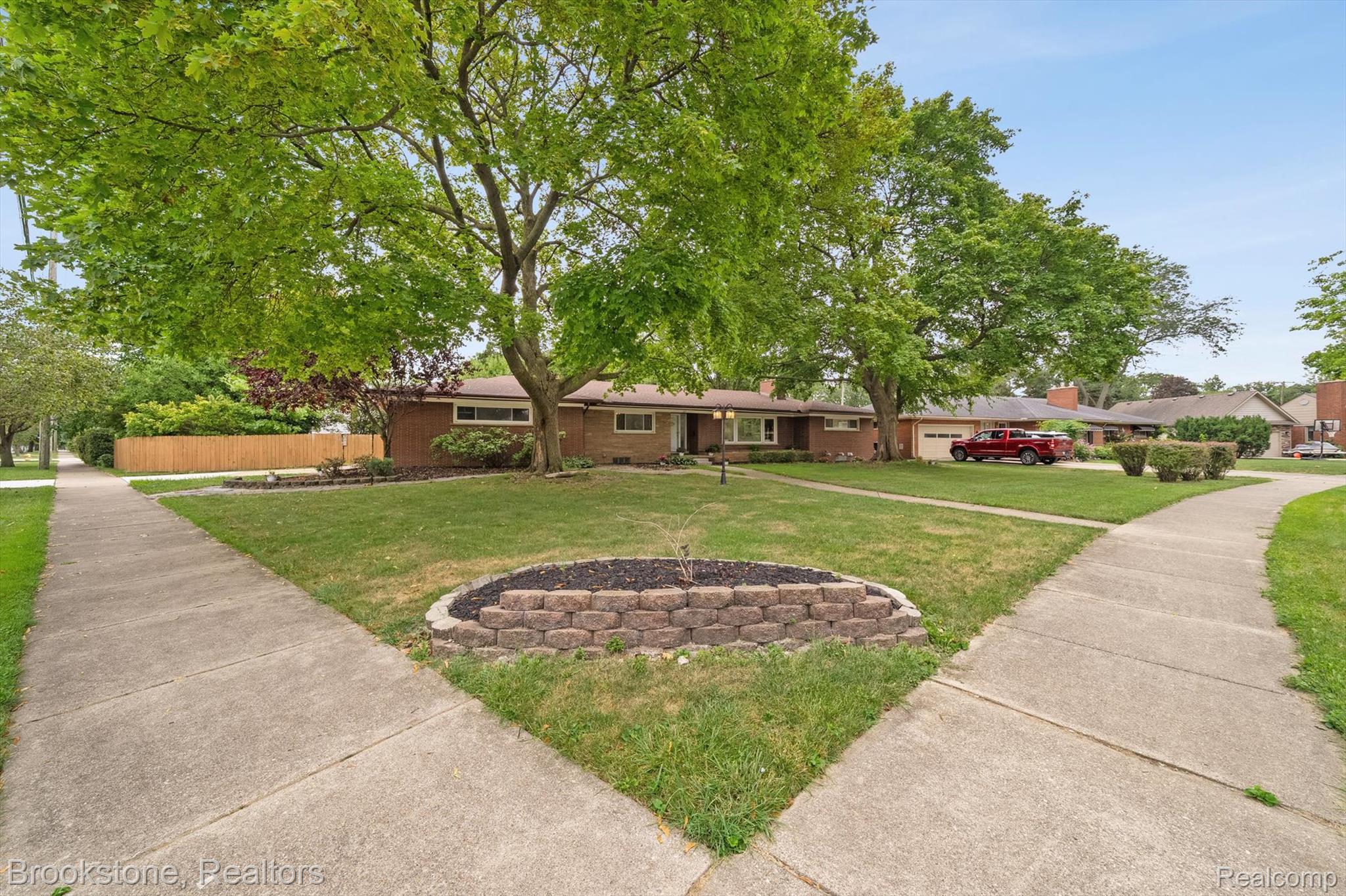 2211 Parkside Street