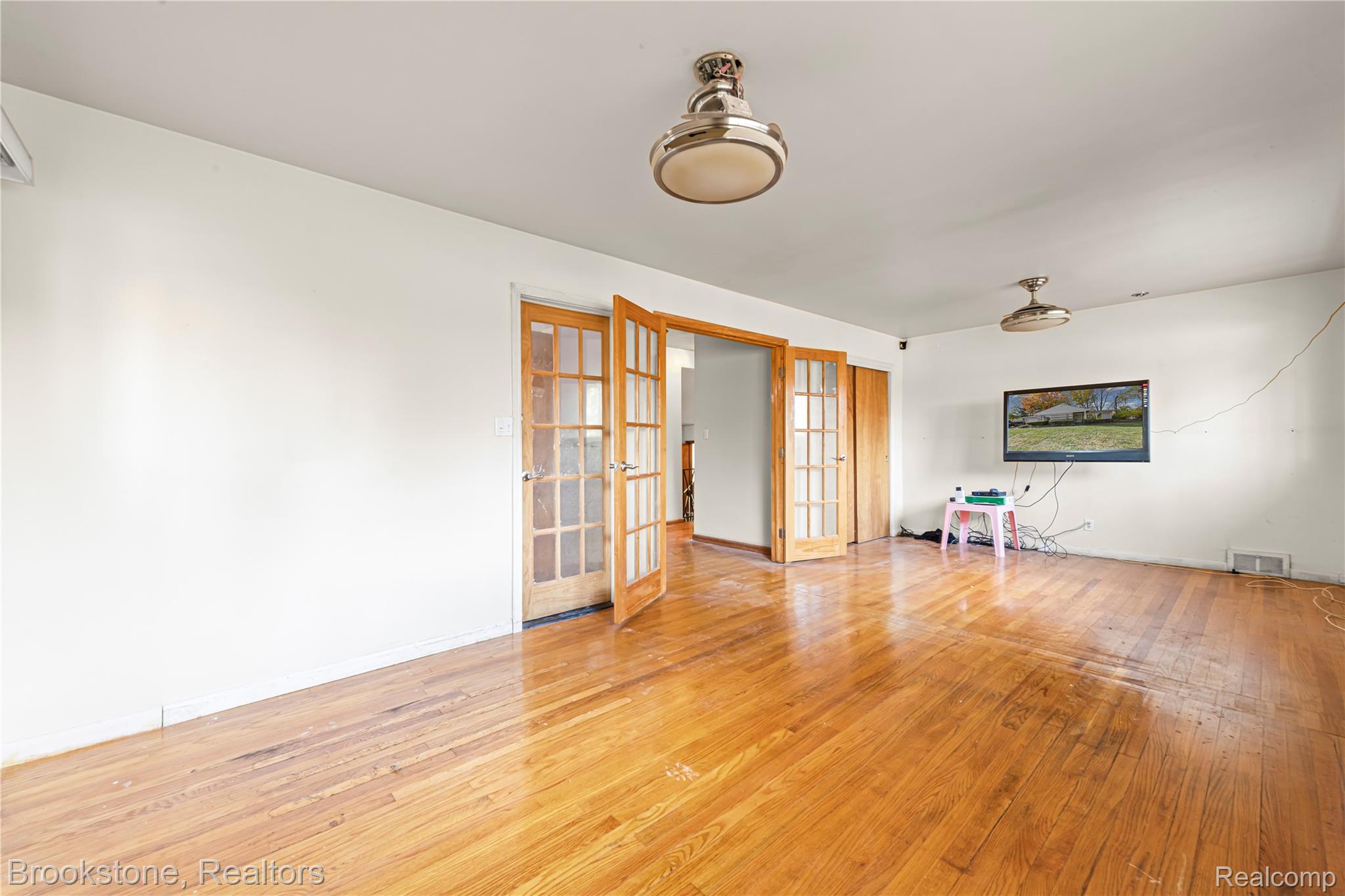 23519 Meadow Park