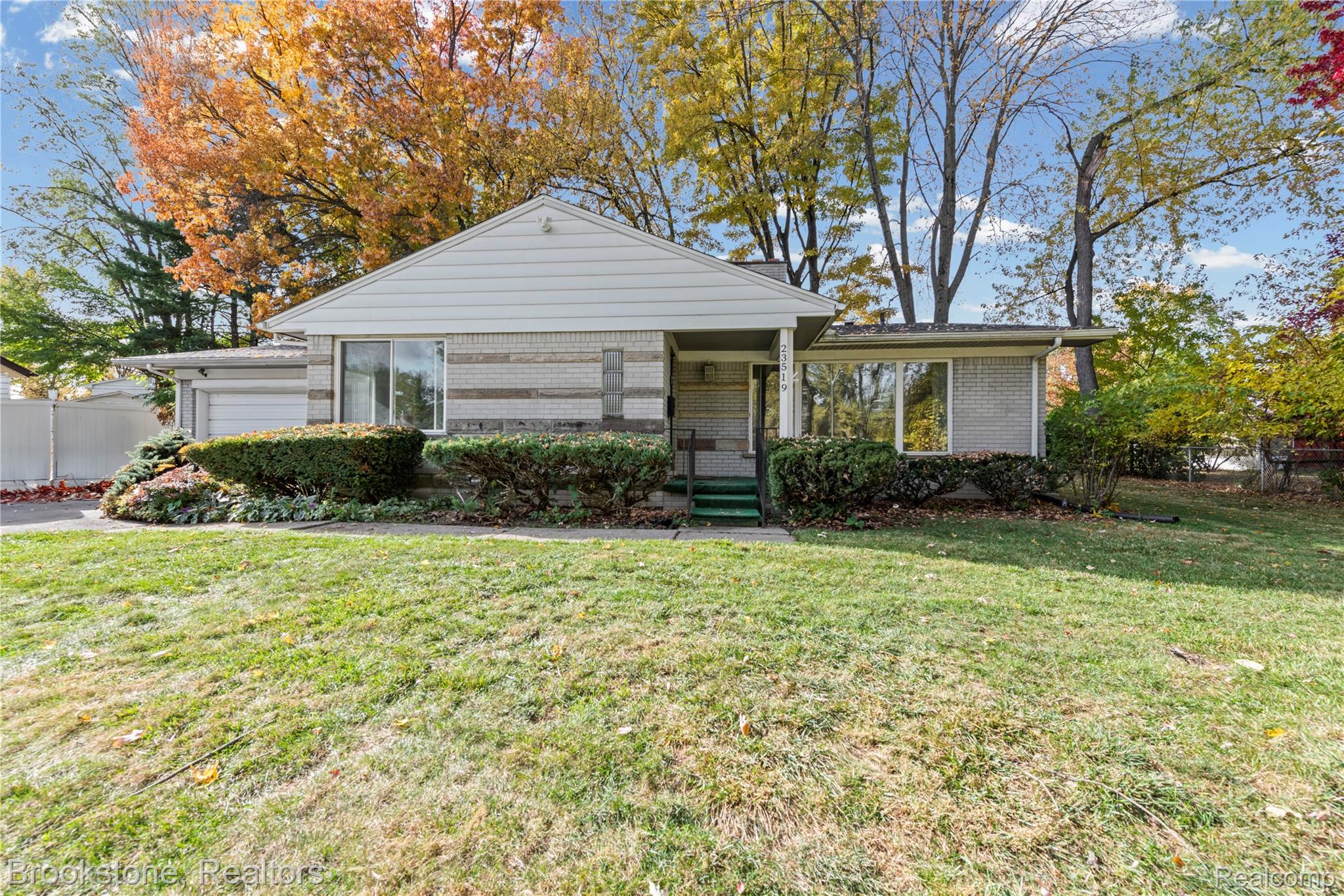 23519 Meadow Park