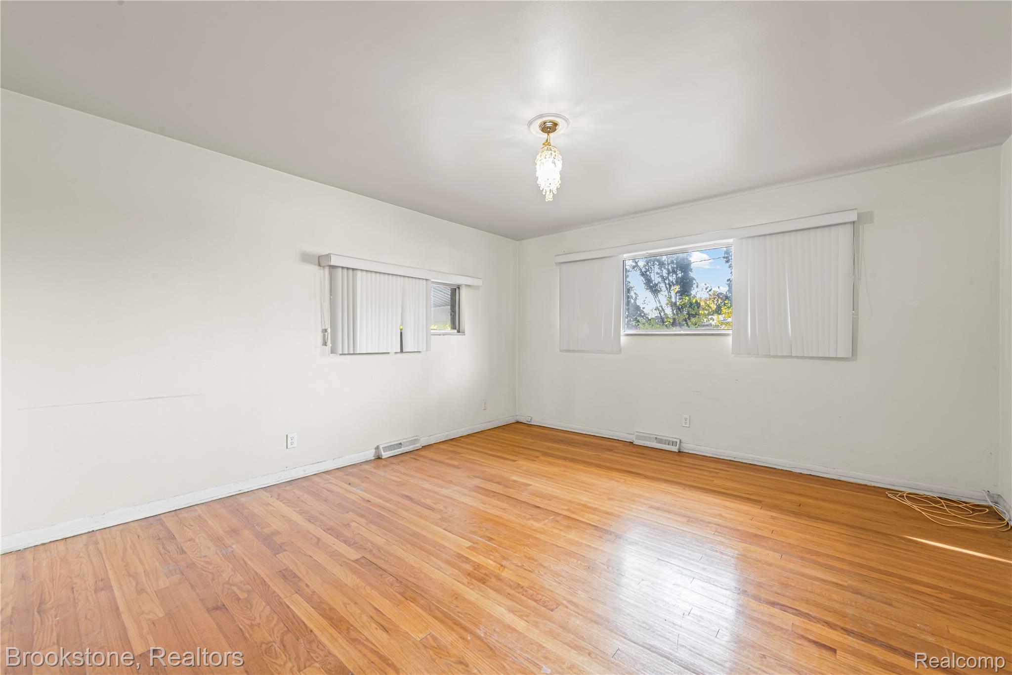 23519 Meadow Park