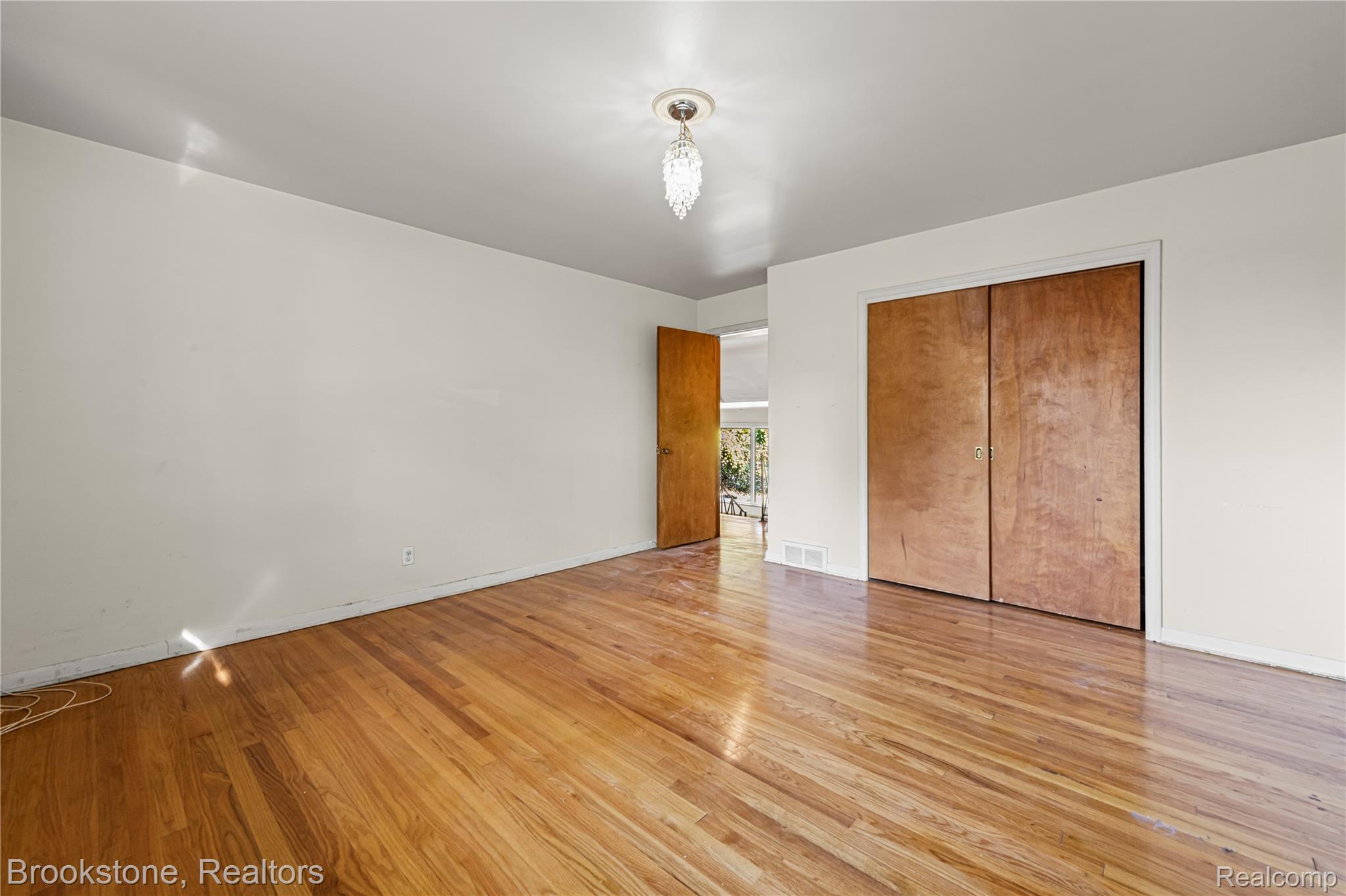 23519 Meadow Park