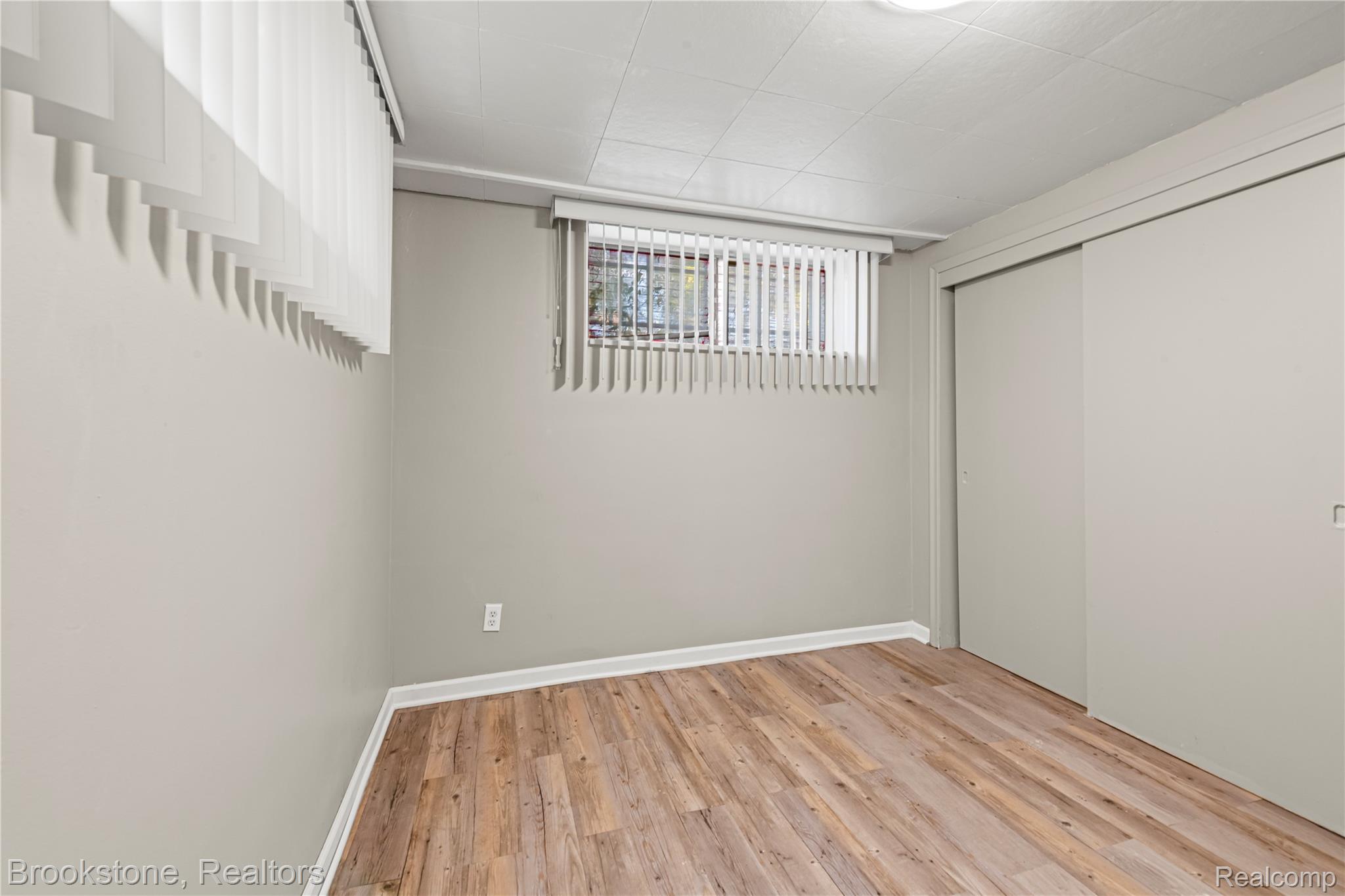 23519 Meadow Park