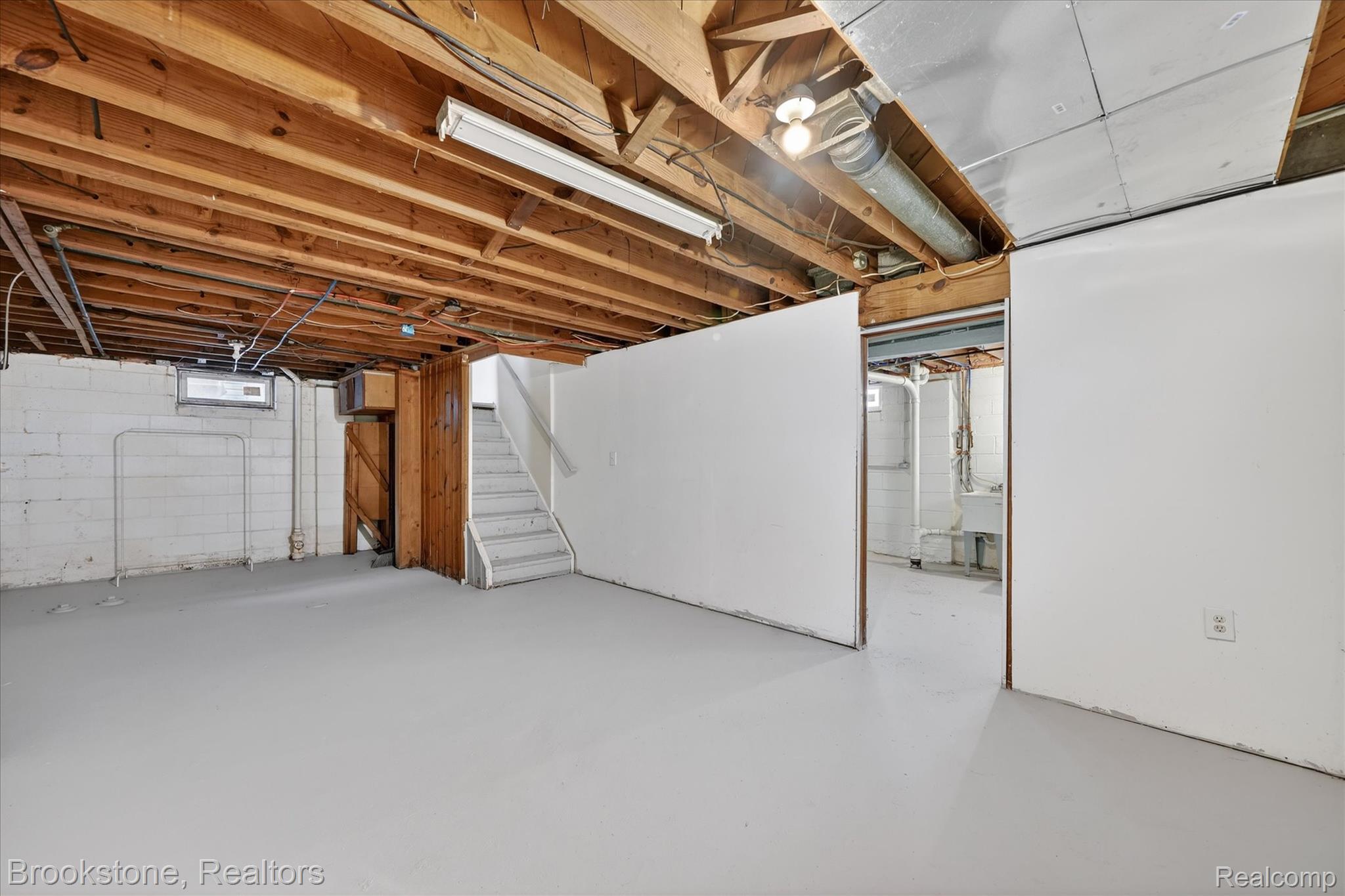 3530 Roosevelt Street