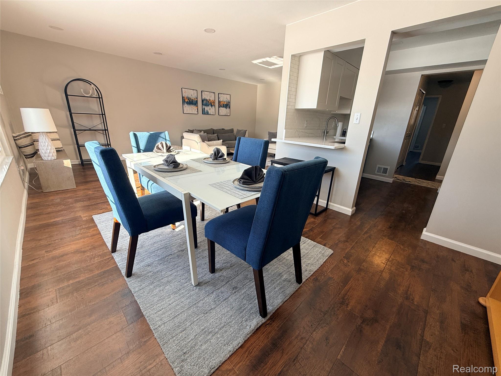 670 E Fox Hills Drive 109