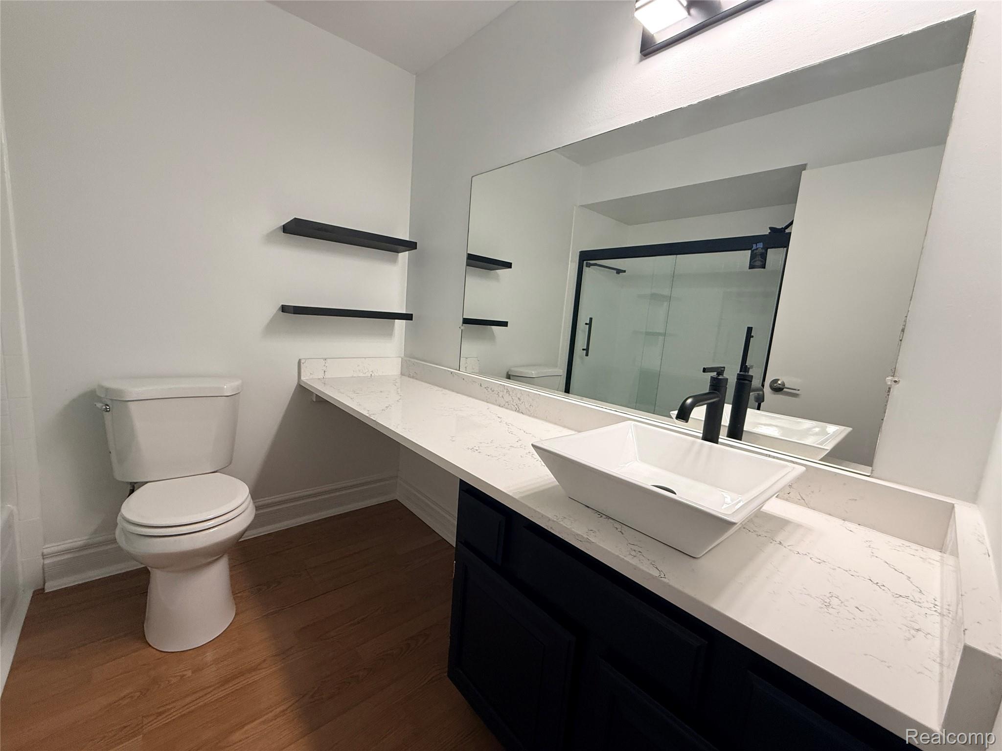 670 E Fox Hills Drive 109