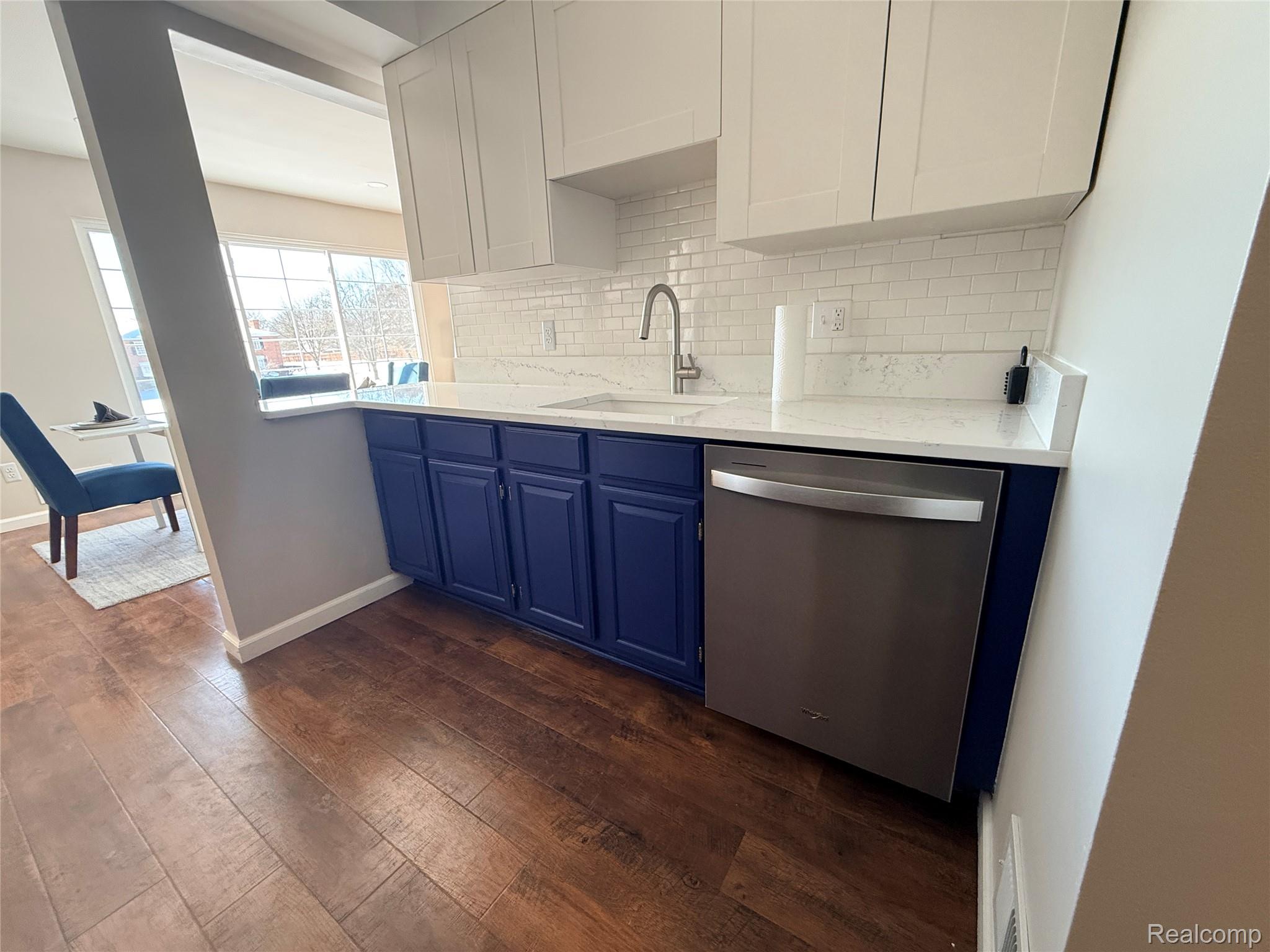 670 E Fox Hills Drive 109