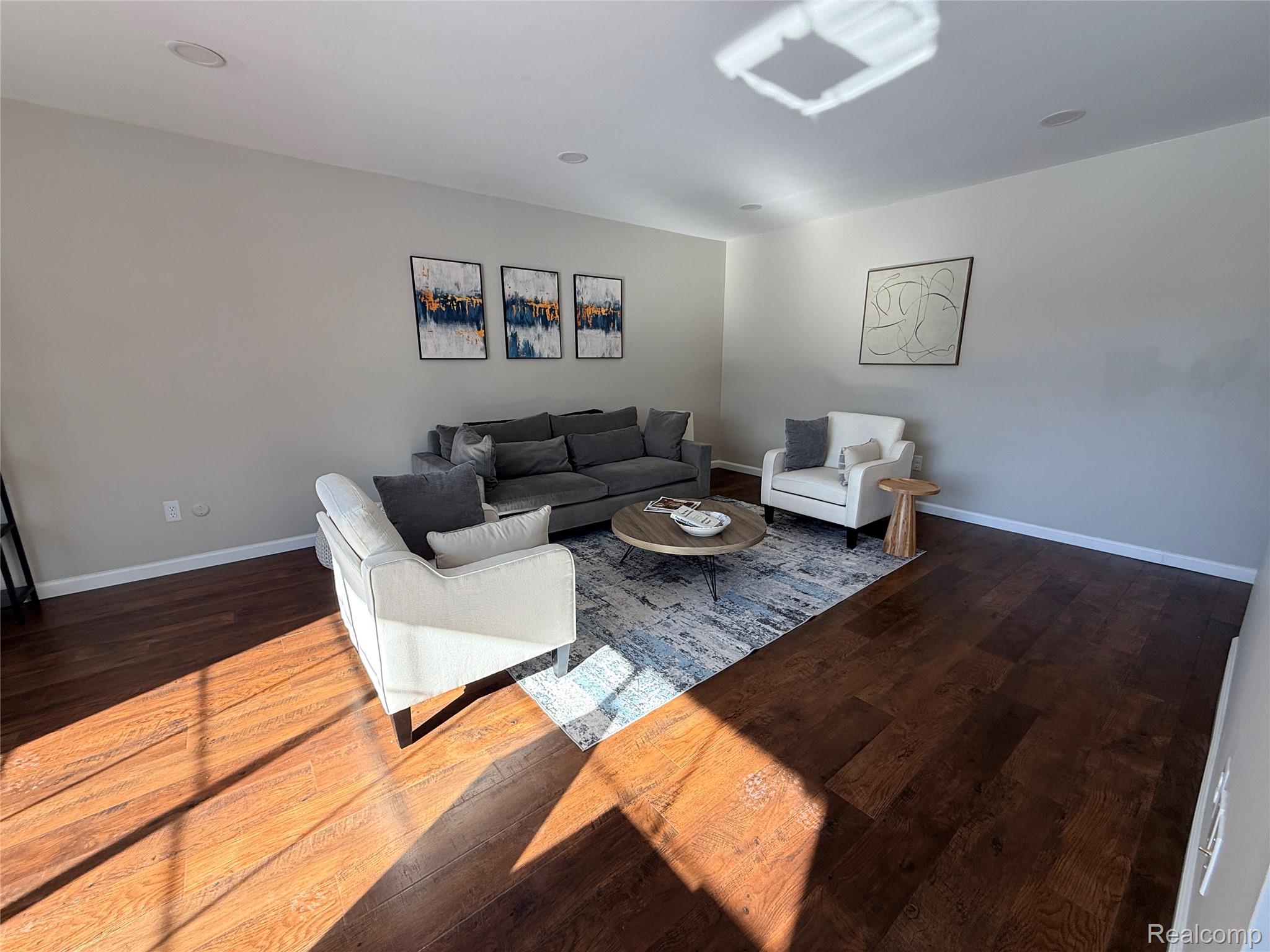 670 E Fox Hills Drive 109