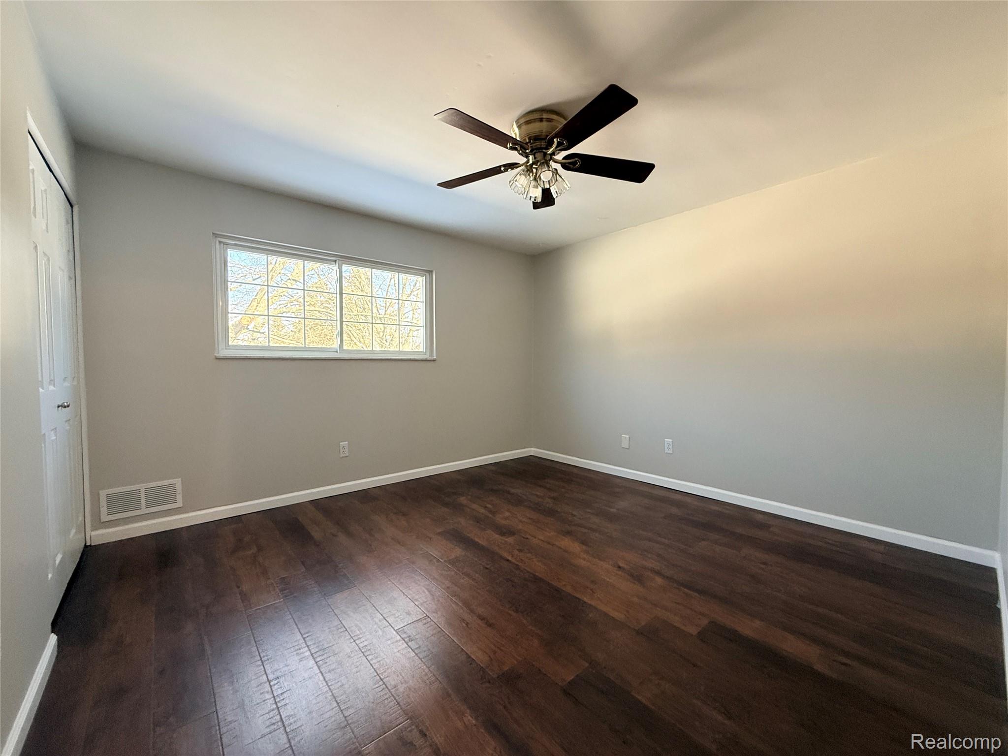 670 E Fox Hills Drive 109