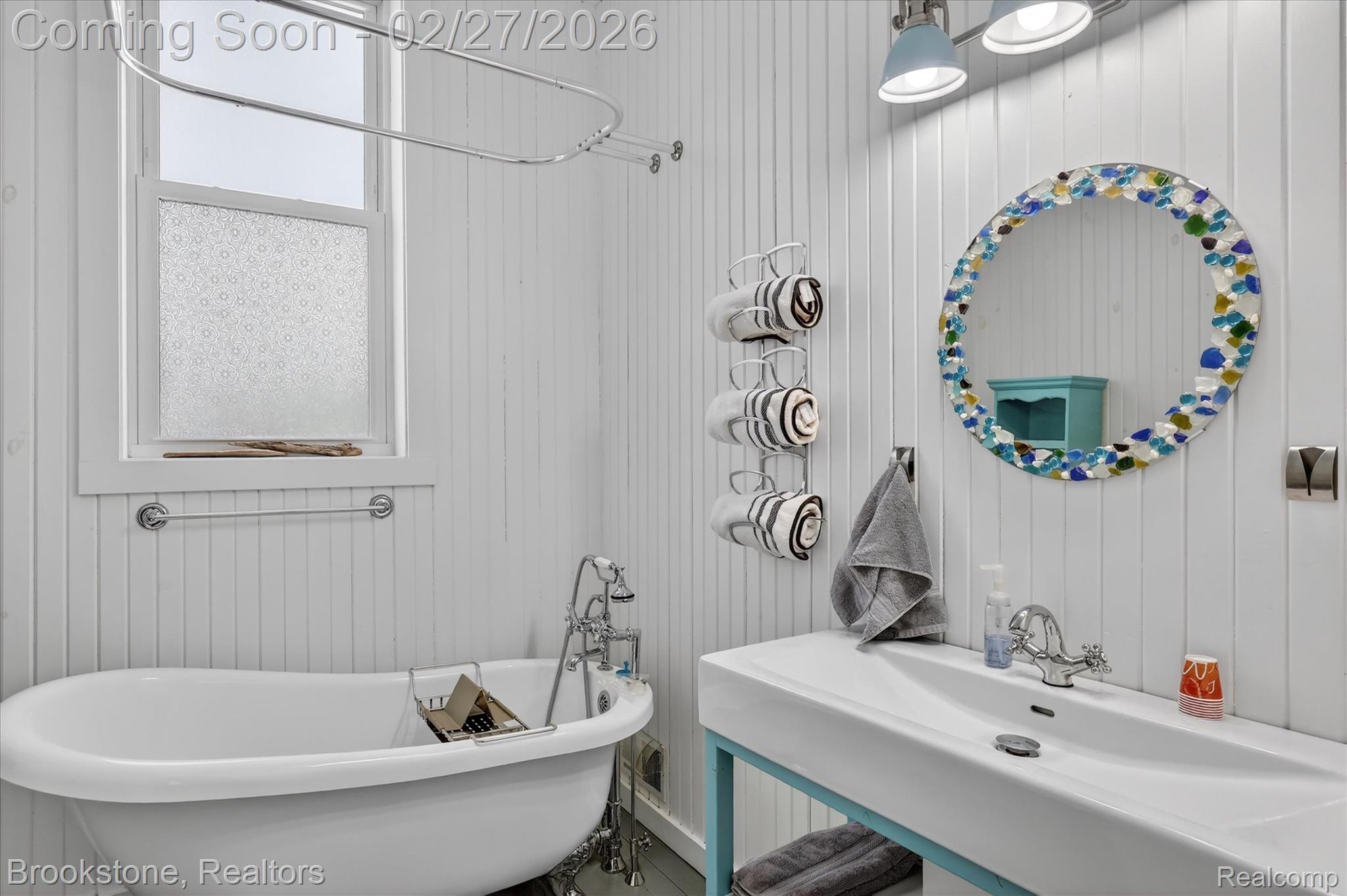 2450 N Lakeshore Road