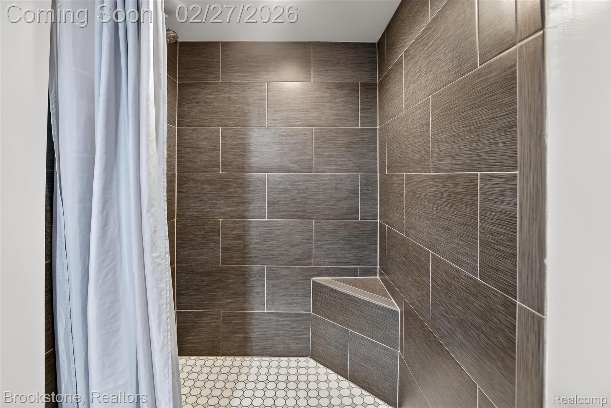 2450 N Lakeshore Road
