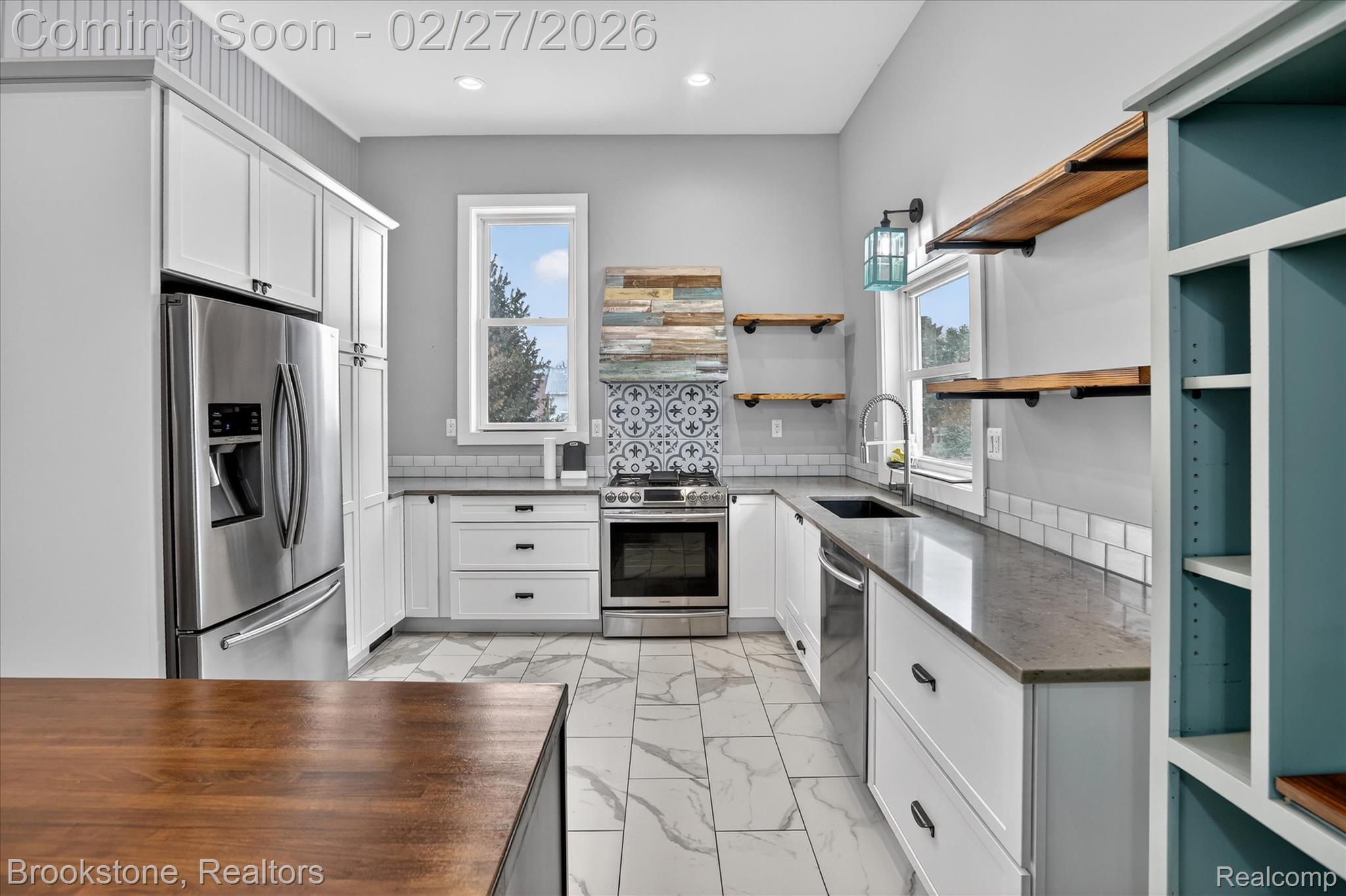 2450 N Lakeshore Road