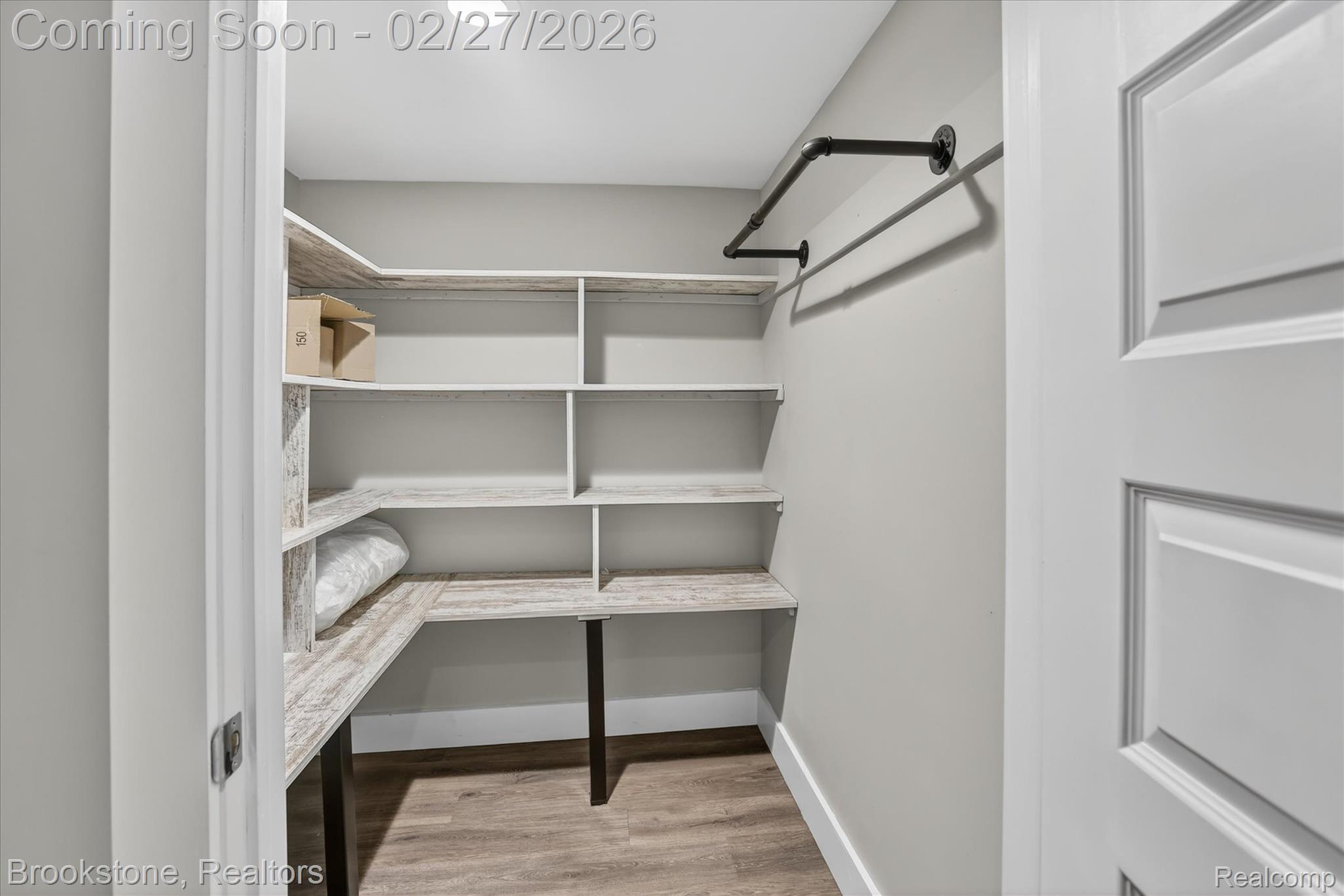 2450 N Lakeshore Road