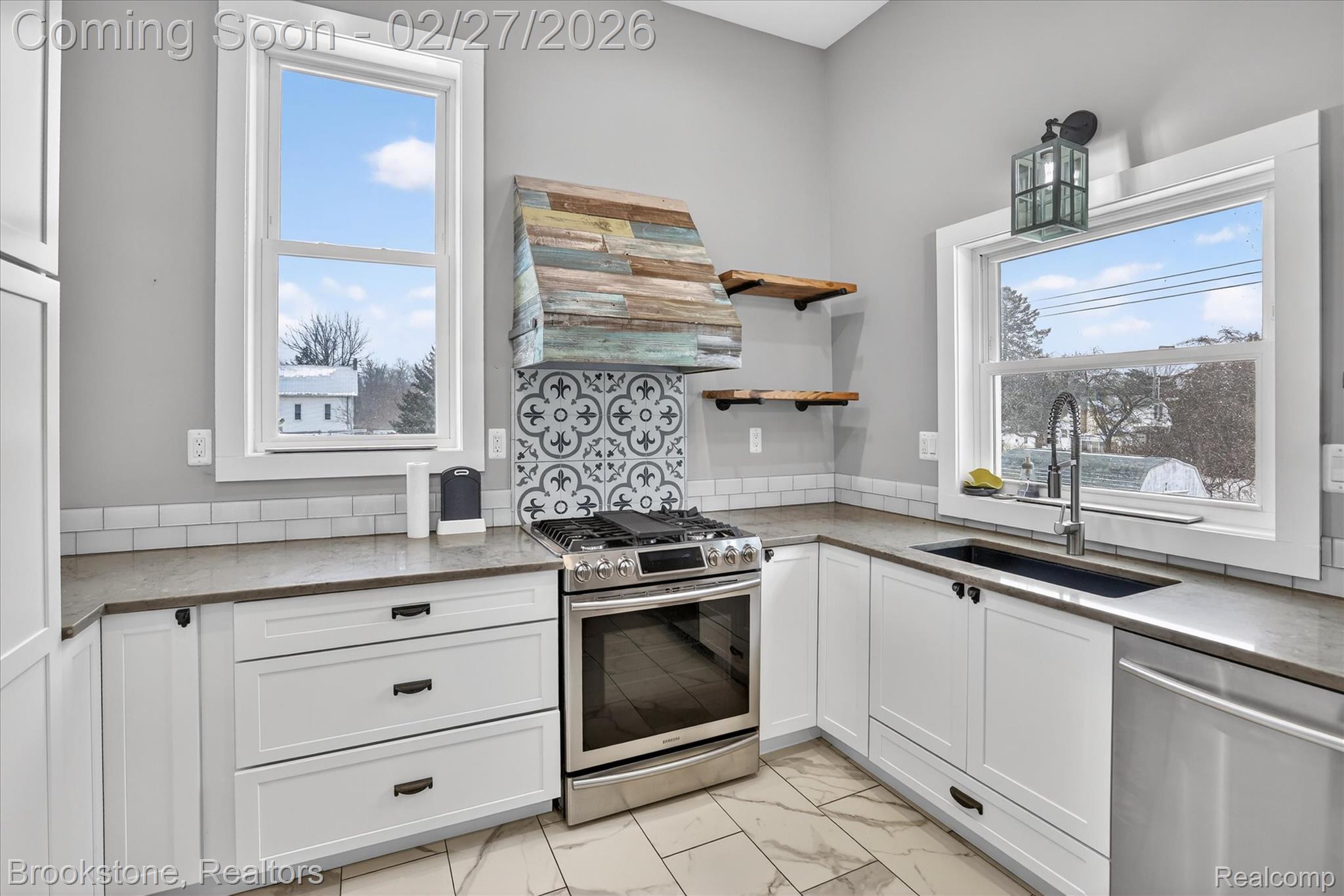 2450 N Lakeshore Road