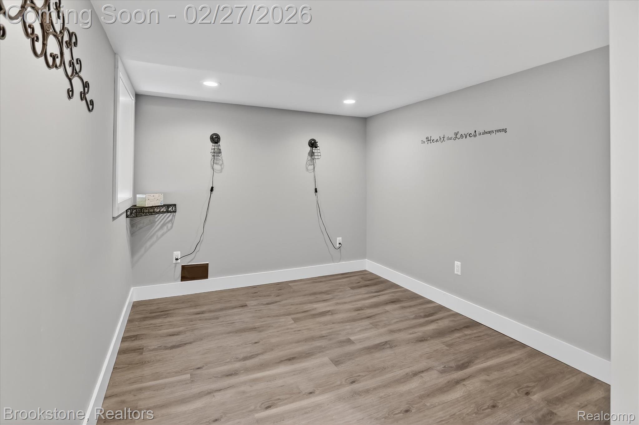 2450 N Lakeshore Road