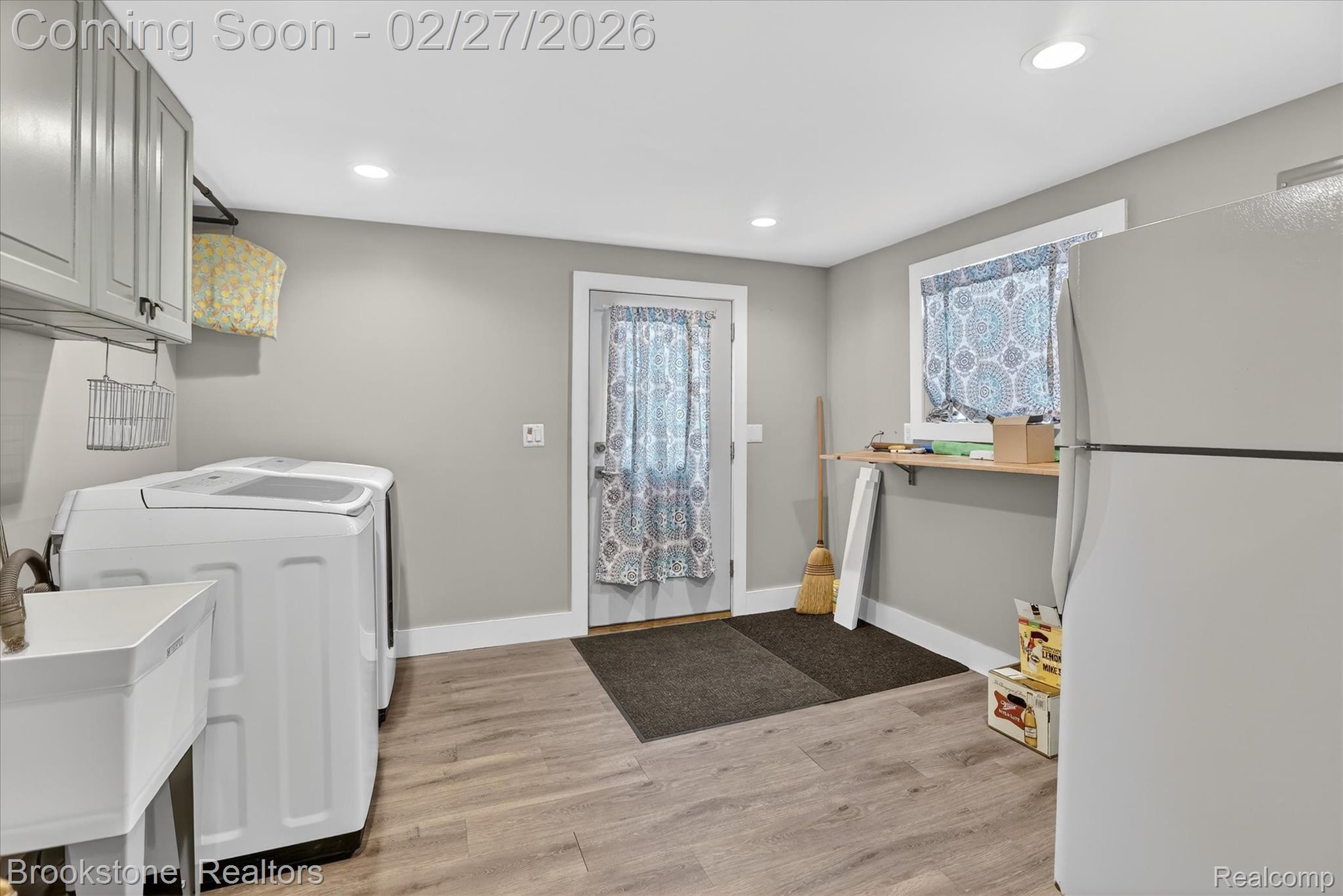 2450 N Lakeshore Road