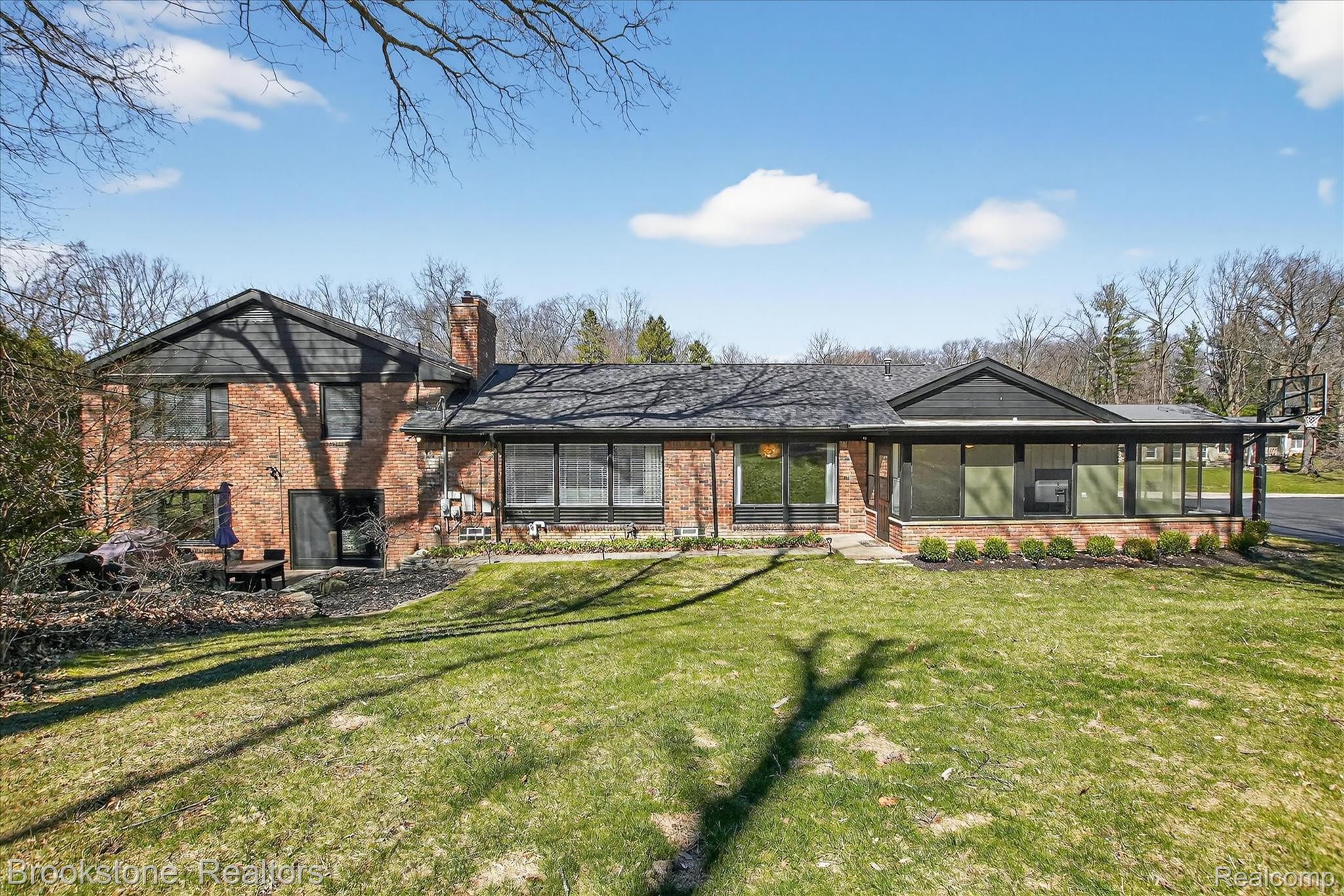 754 N Valley Chase Road